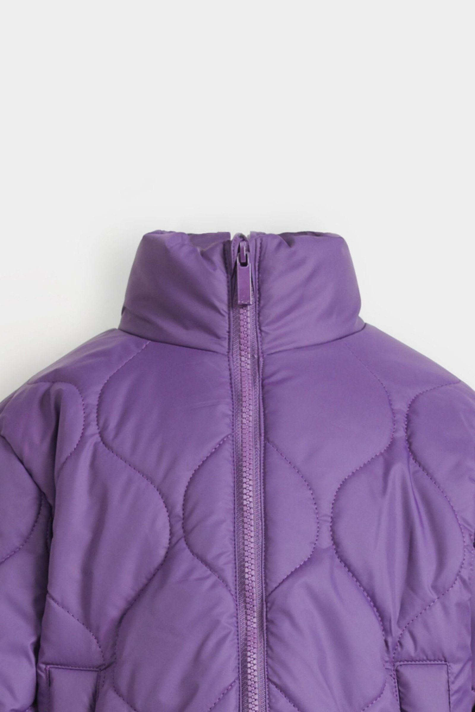 Cropped Quilted Puffer Jacket - Image 2