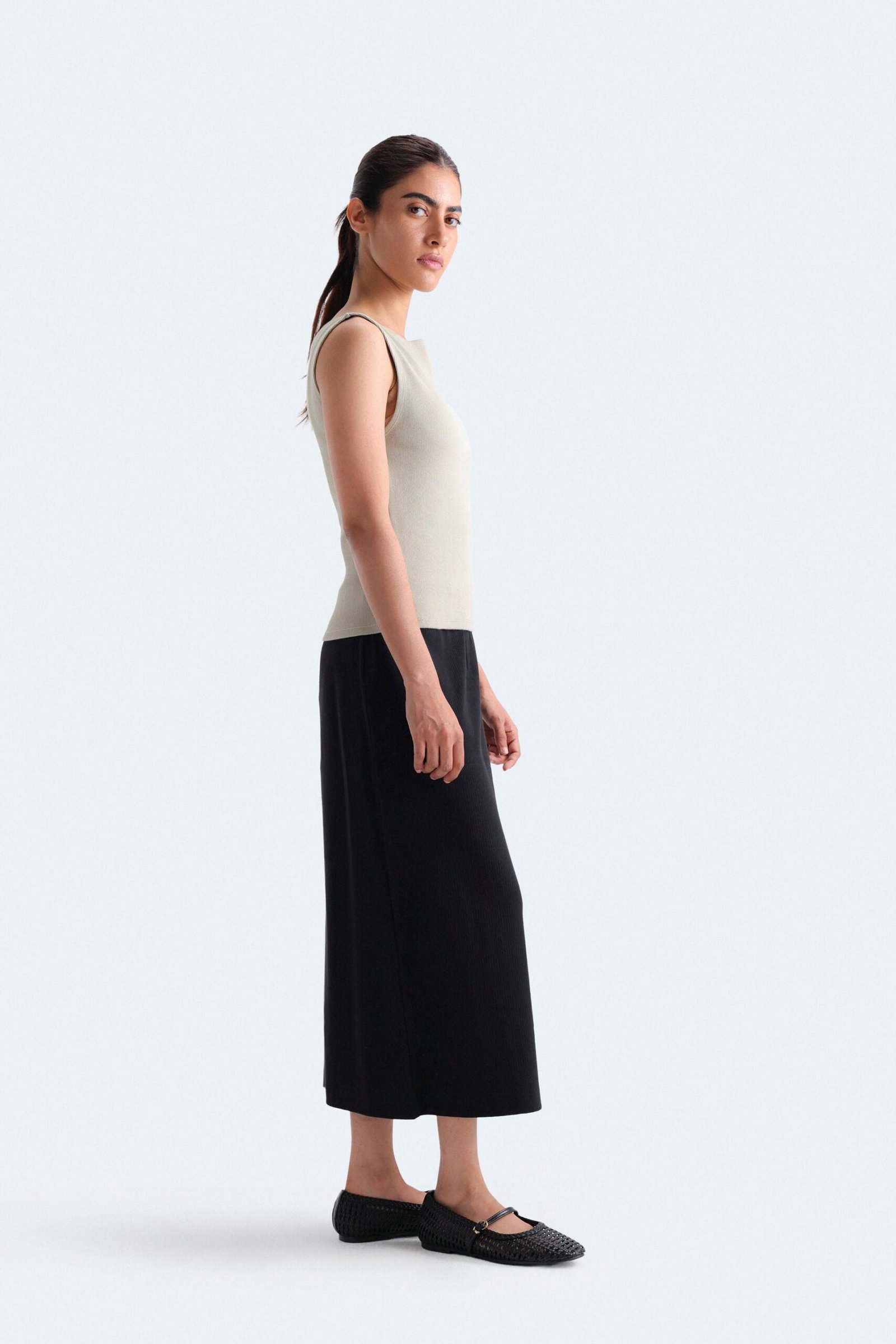 Ribbed Skirt With Side Slit - Image 2