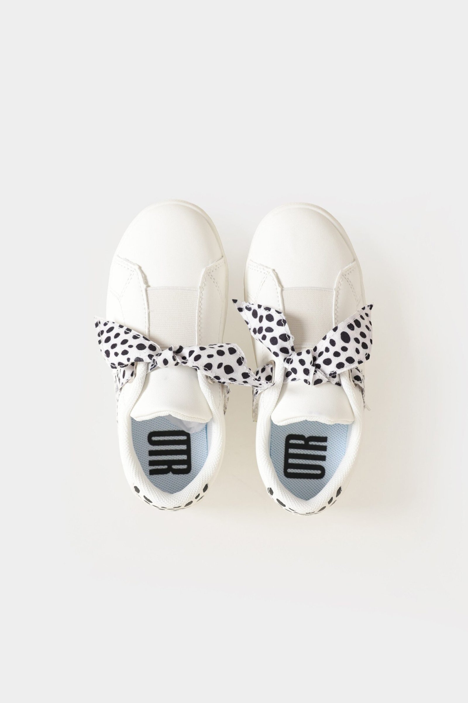 Sneakers With Ribbon Detail - Image 3