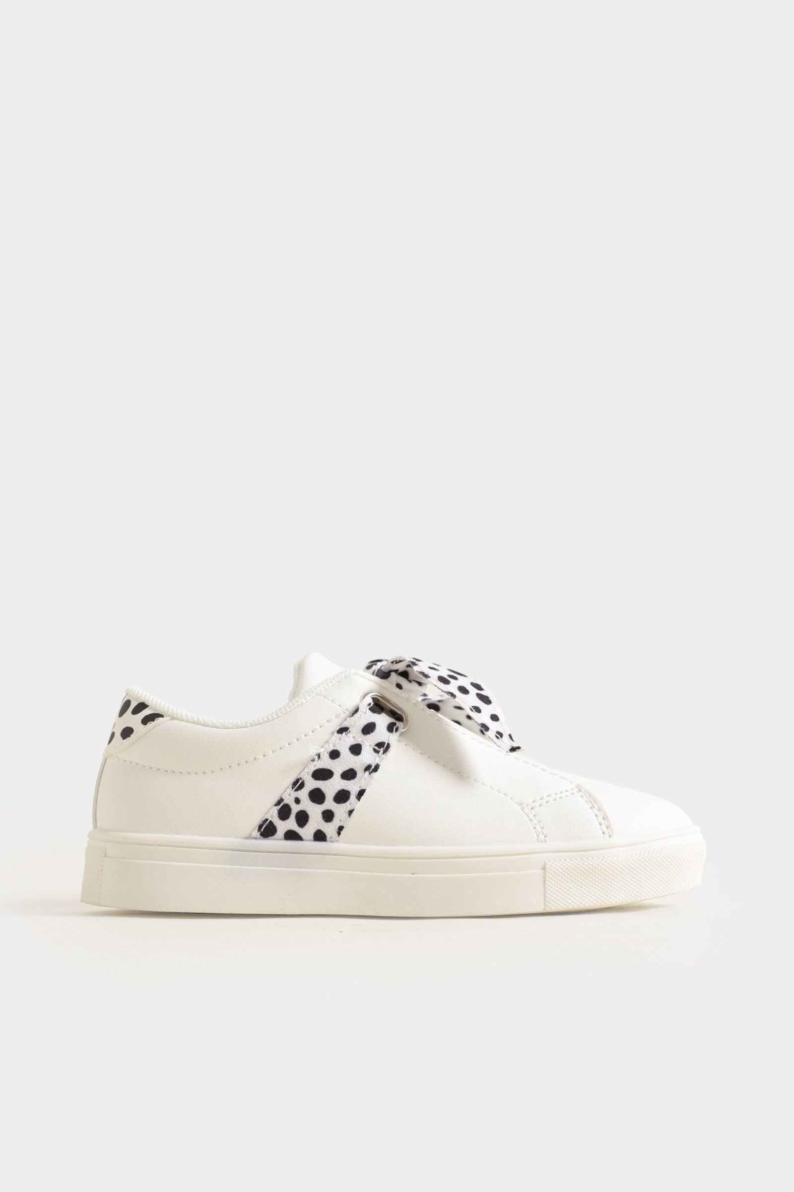 Sneakers With Ribbon Detail
