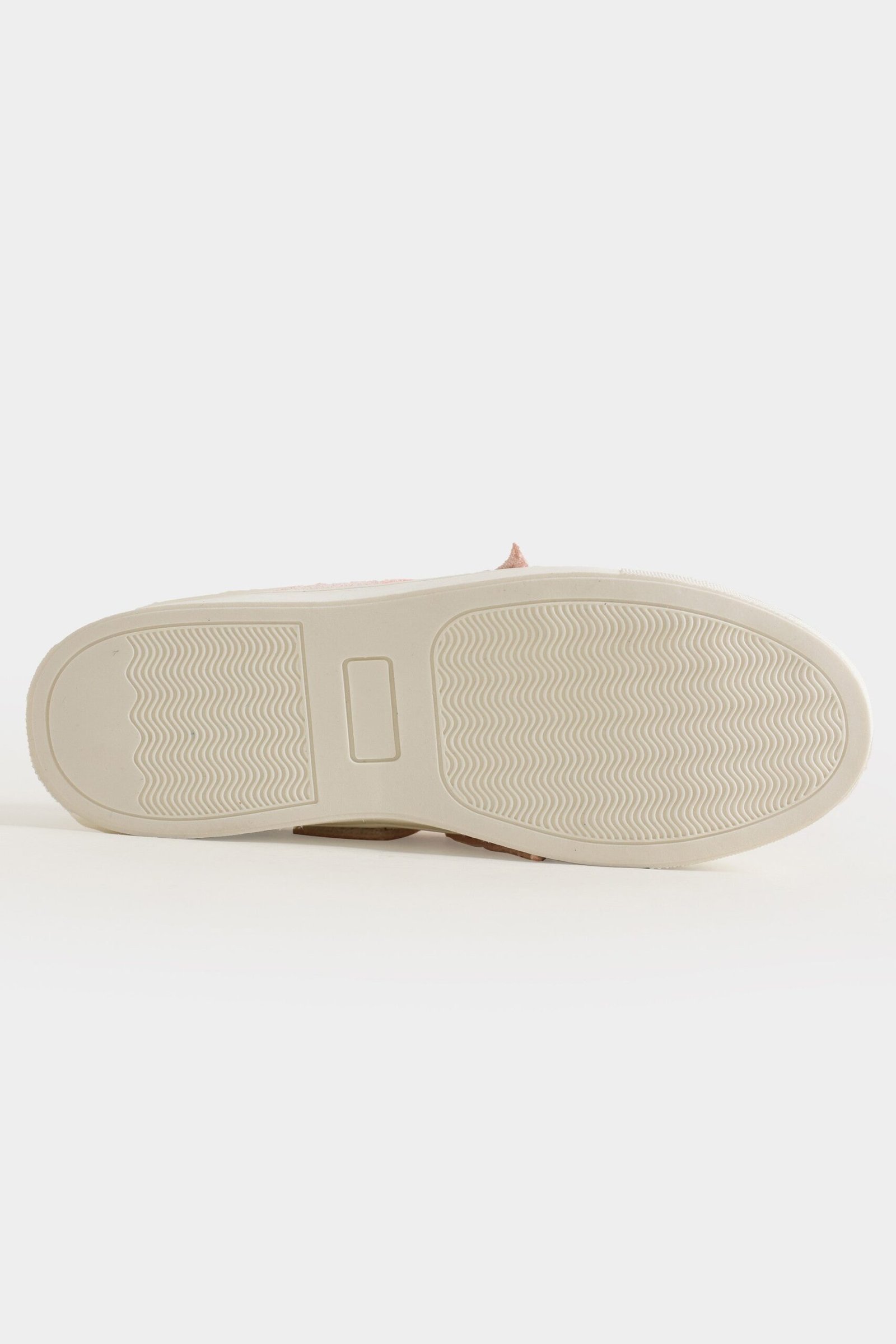 Sneakers With Ribbon Detail - Image 10