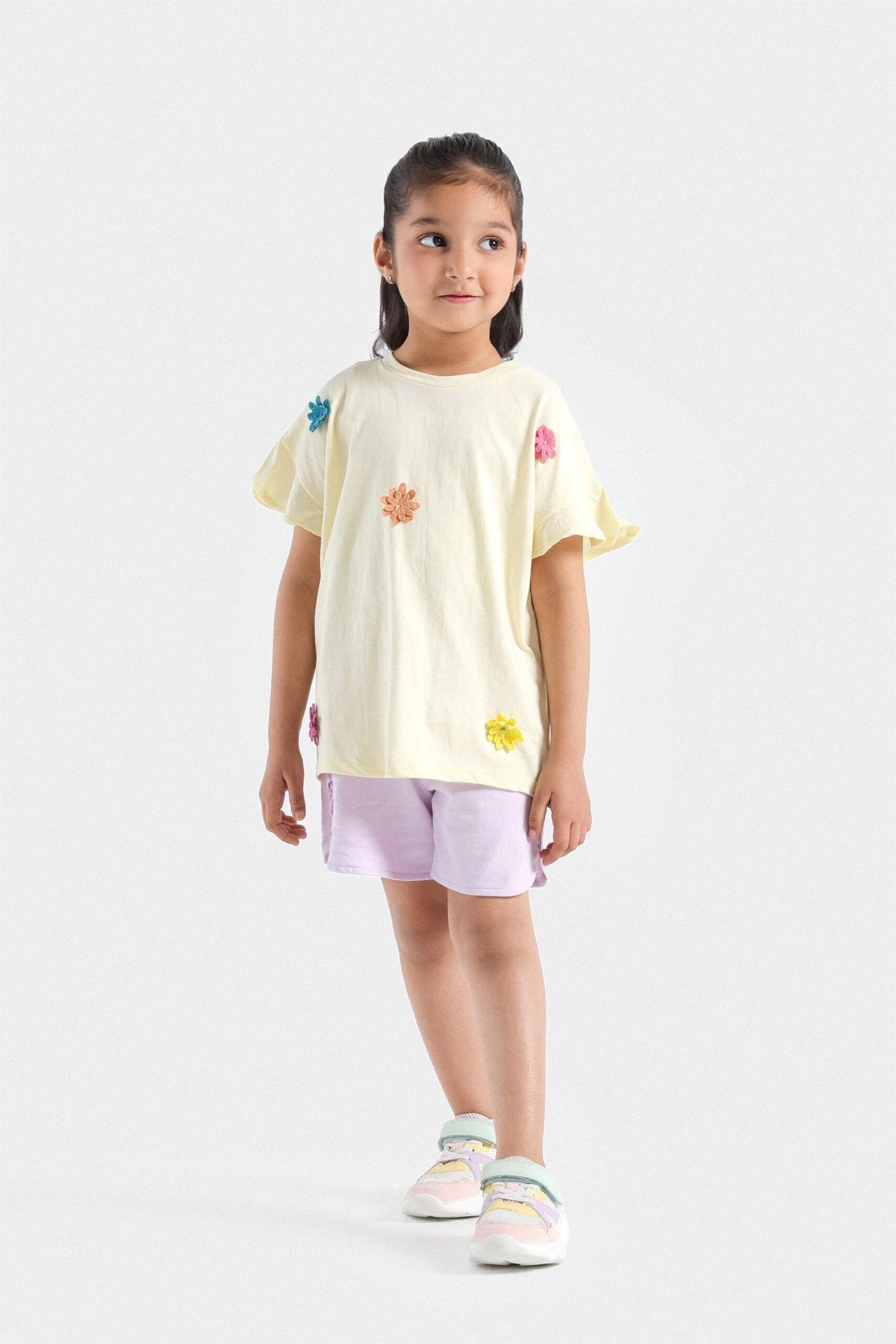 Shorts With Overlapping Frill Detail - Image 4