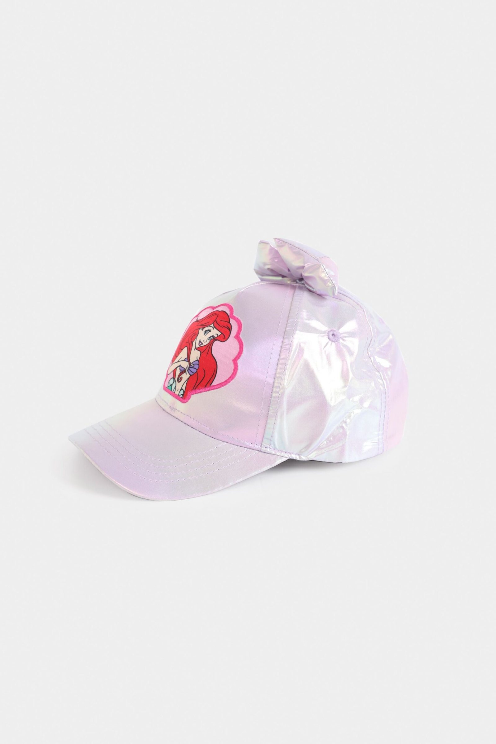 Character Graphic Metallic P-Cap