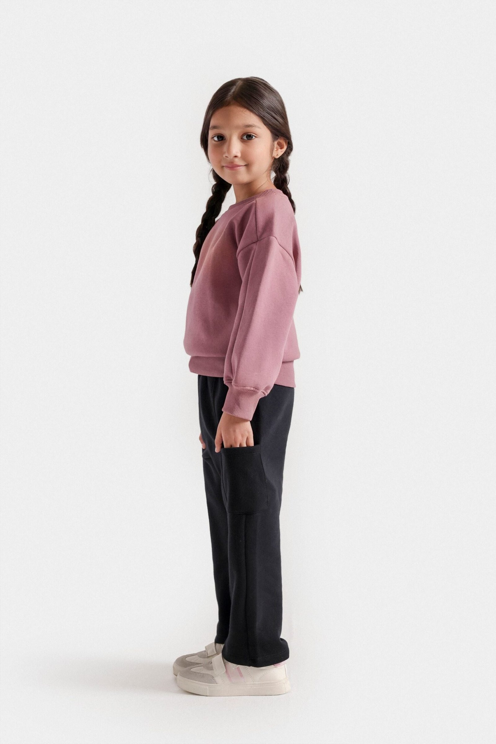 Cropped Basic Sweatshirt - Image 8