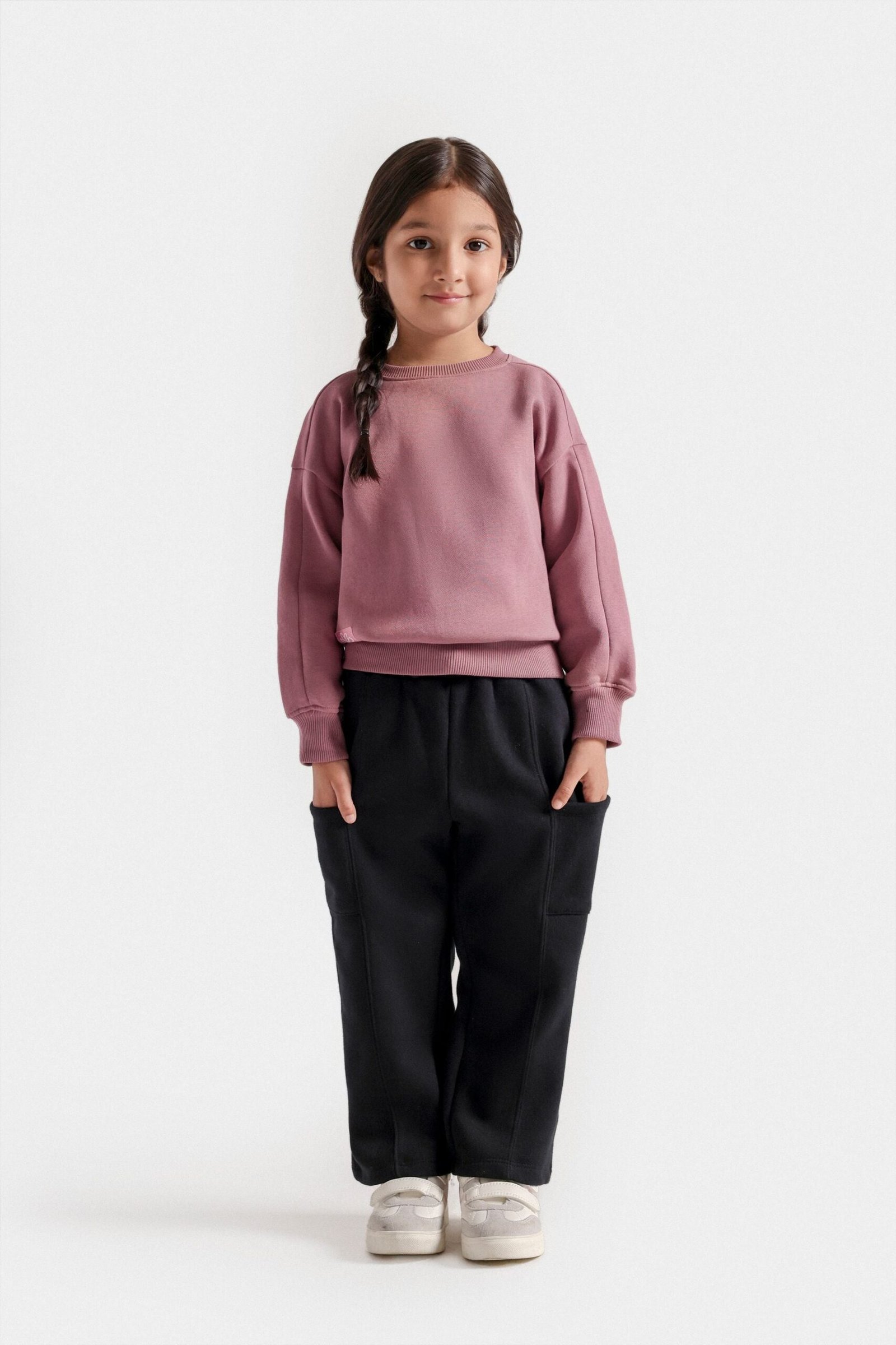 Cropped Basic Sweatshirt - Image 7