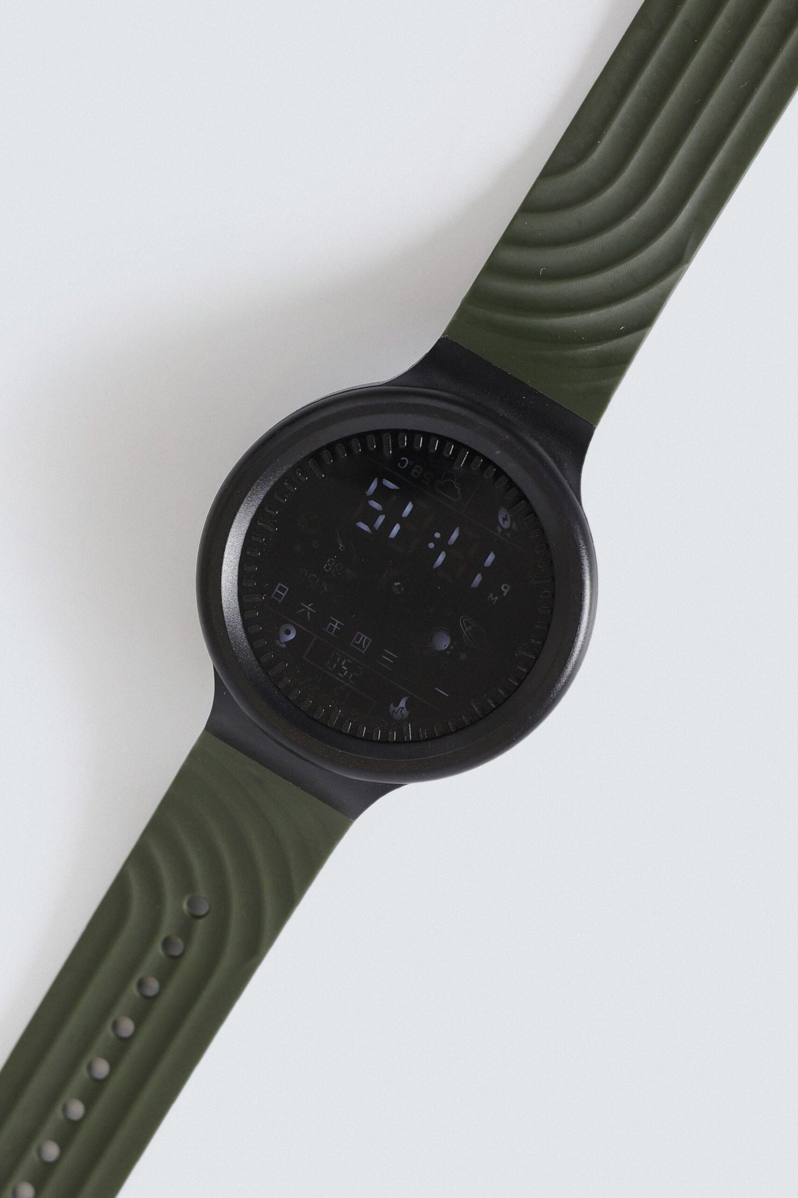 Digital Watch With Silicone Straps - Image 3