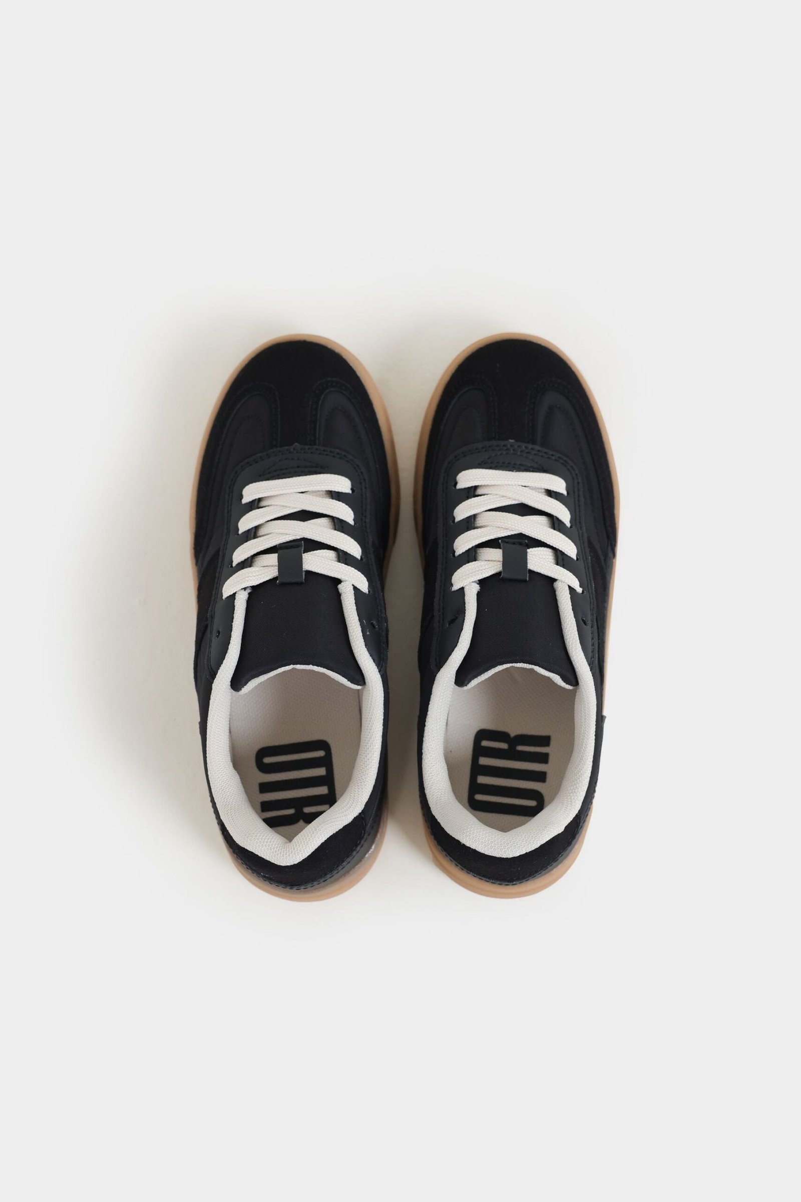 Low-Top Sneakers - Image 10