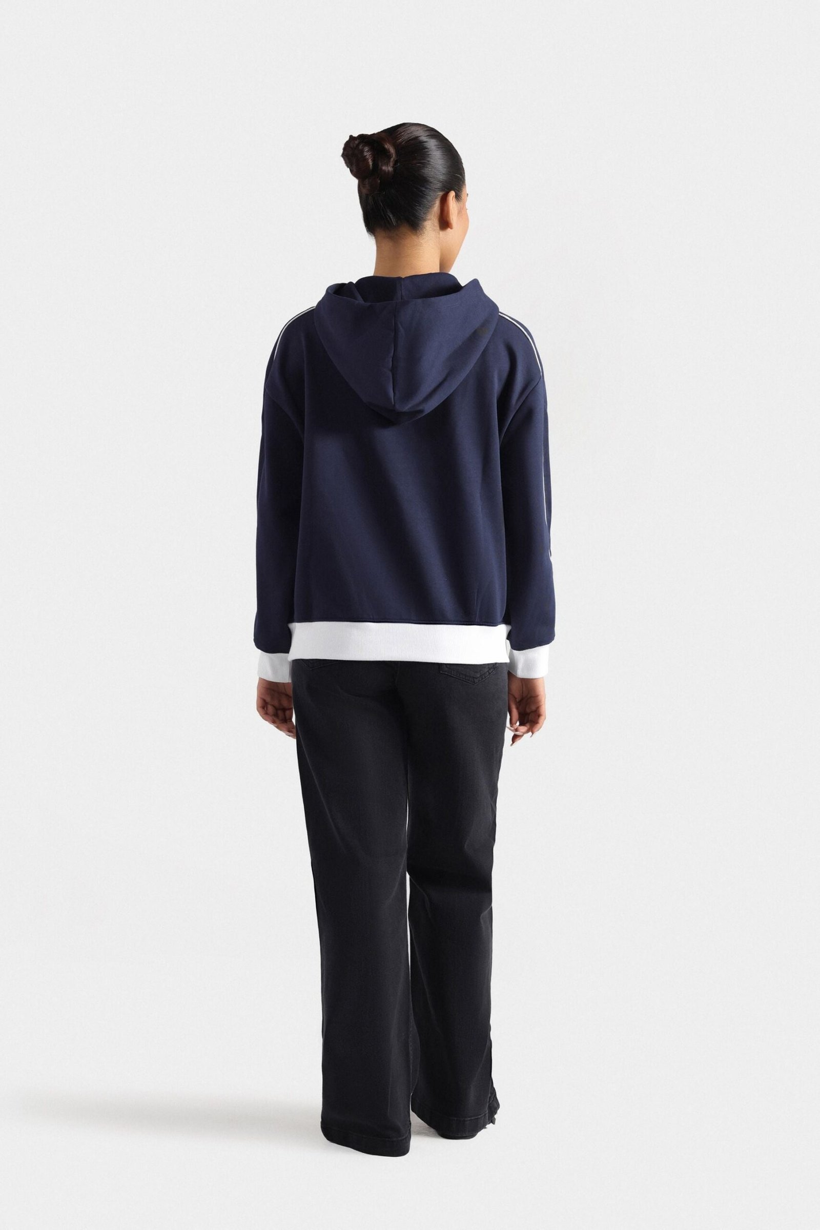 Cropped Activewear Hoodie - Image 4
