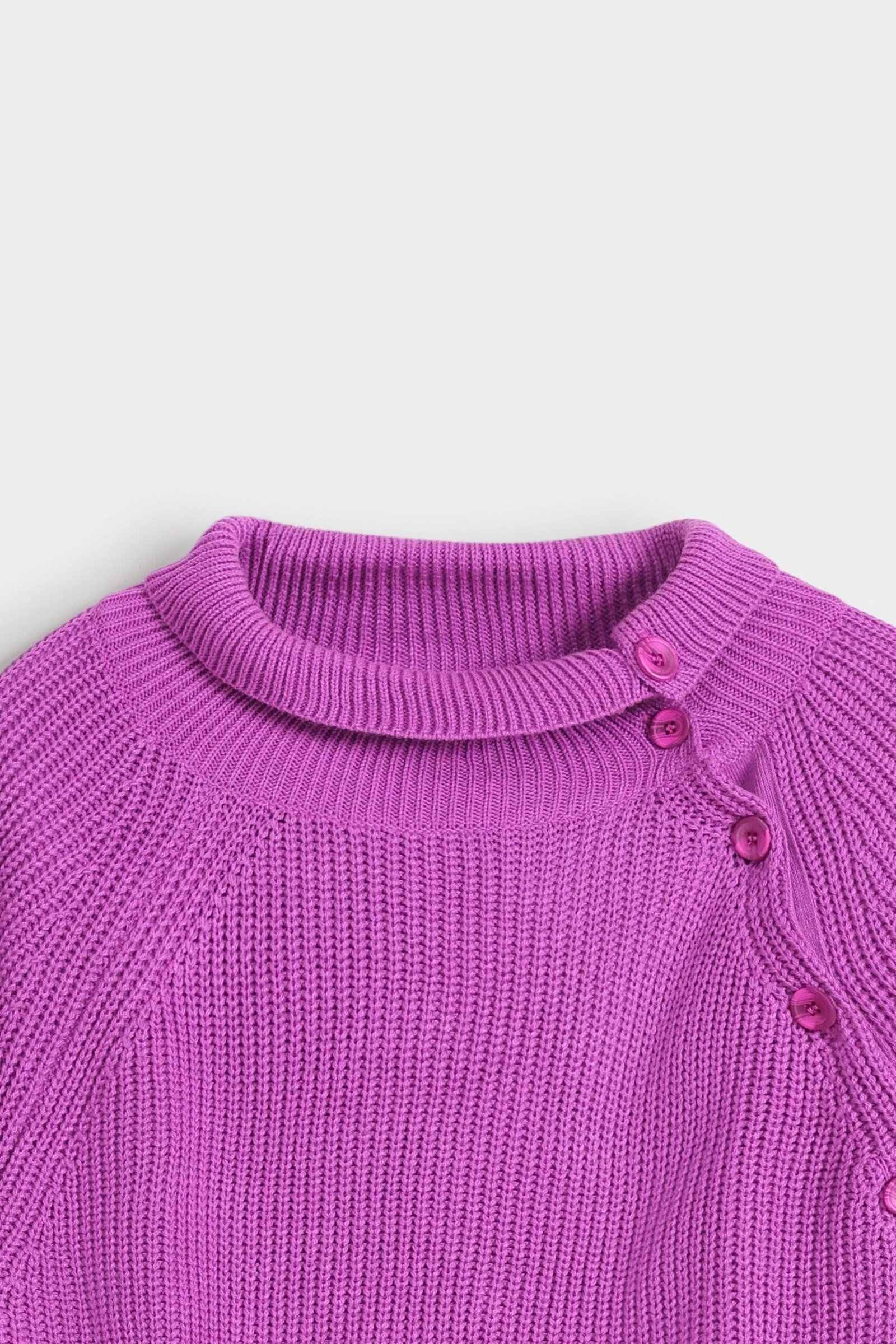 Cropped Sweater With Neck Buttons - Image 10