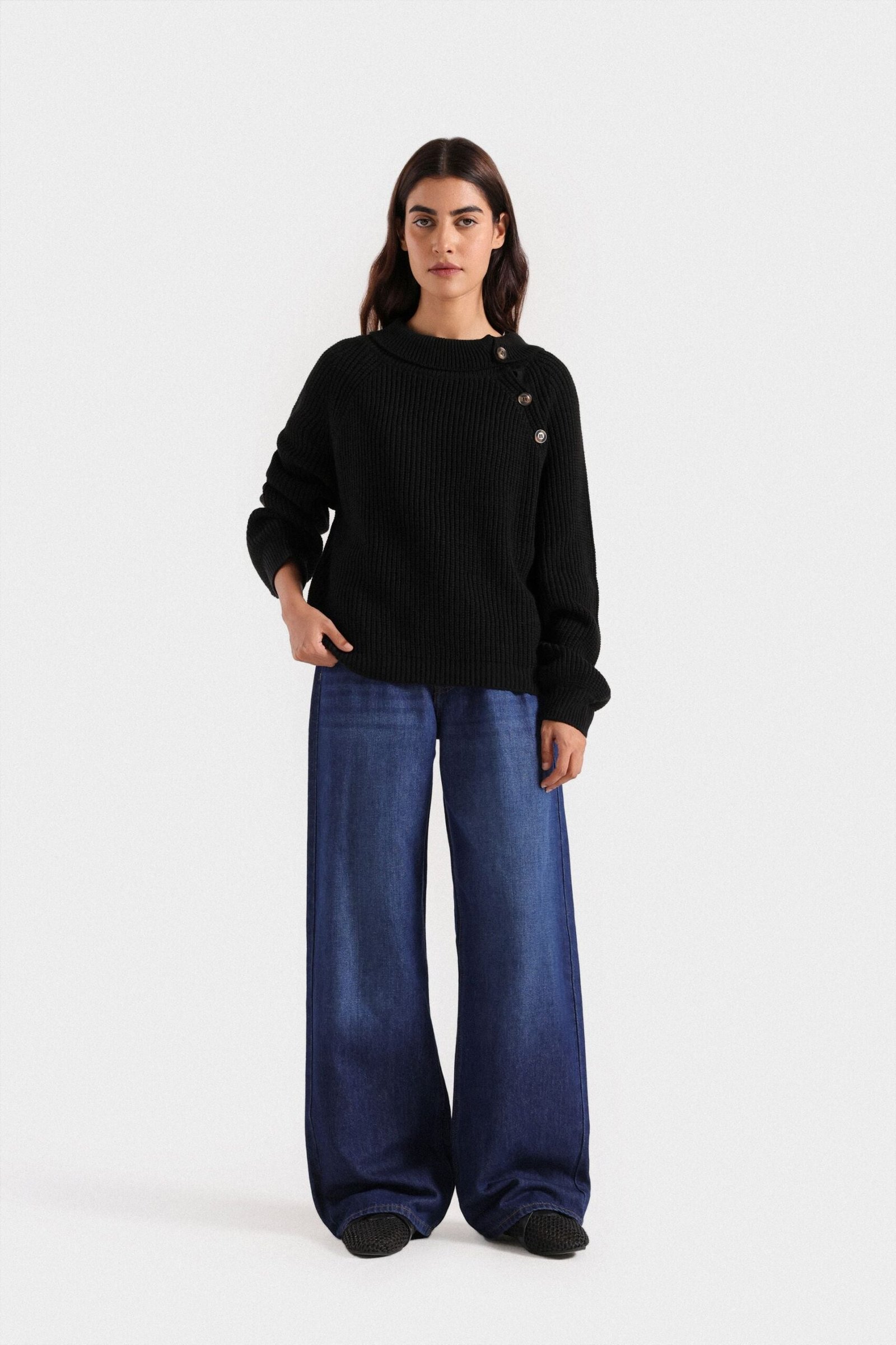 Cropped Sweater With Neck Buttons