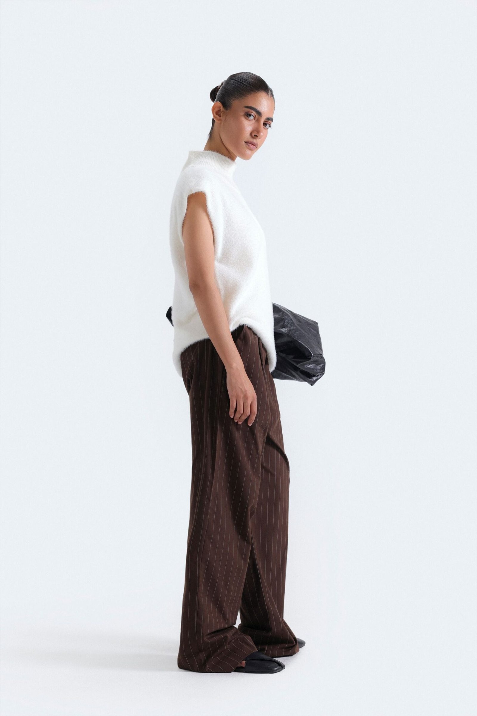 Funnel Neck Sleeveless Sweater - Image 13