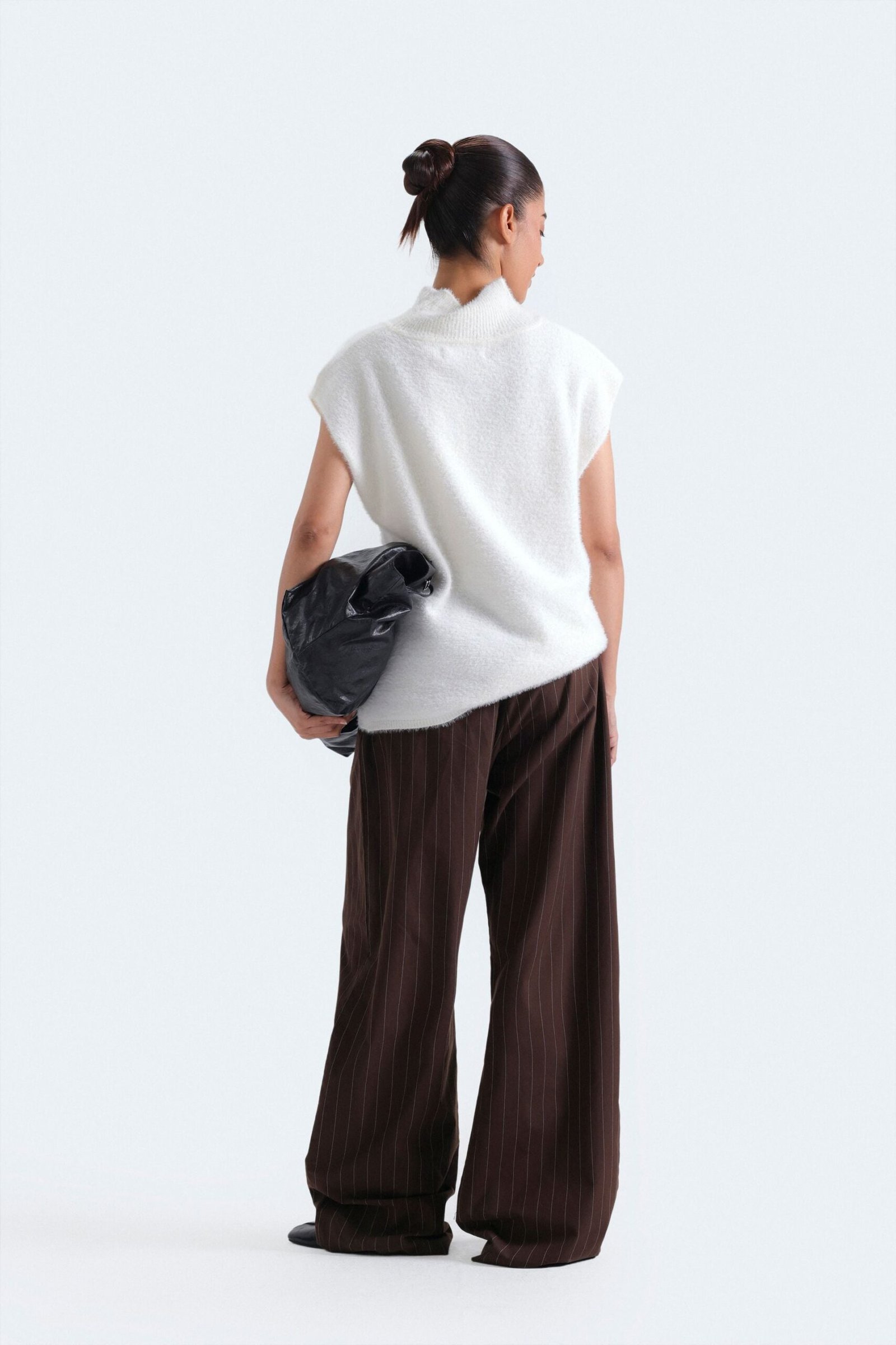 Funnel Neck Sleeveless Sweater - Image 14