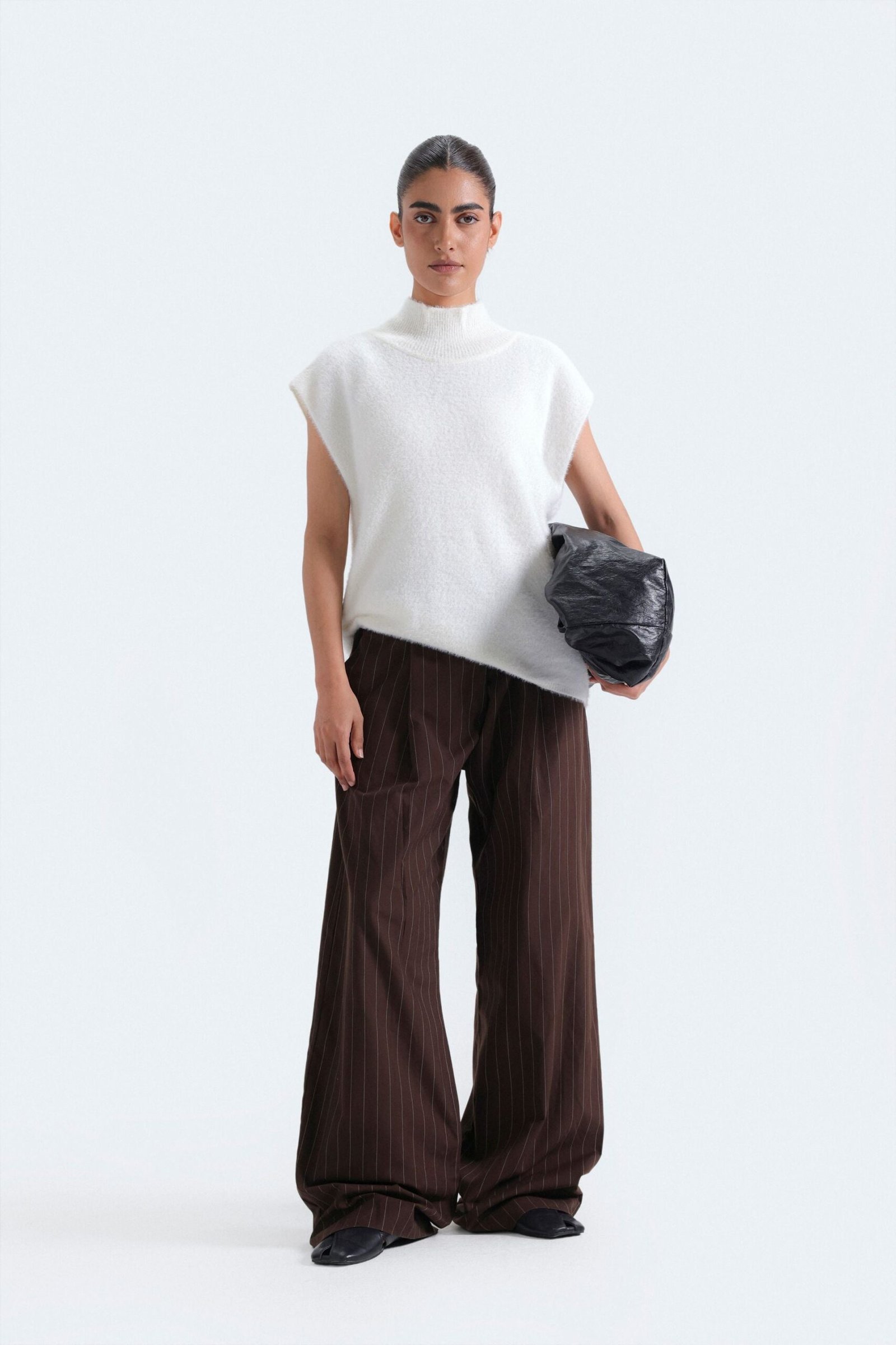 Funnel Neck Sleeveless Sweater - Image 11