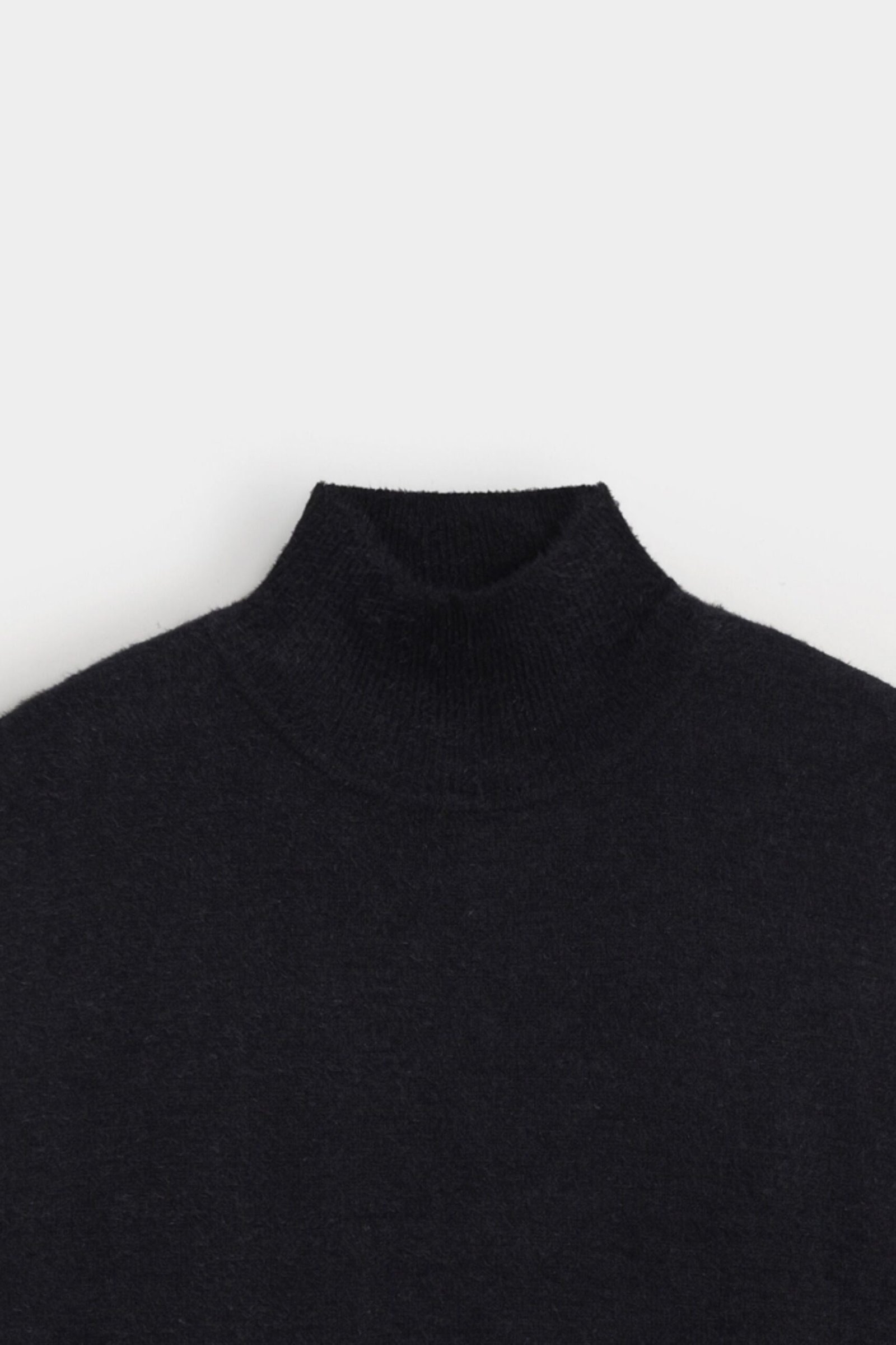 Funnel Neck Sleeveless Sweater - Image 9
