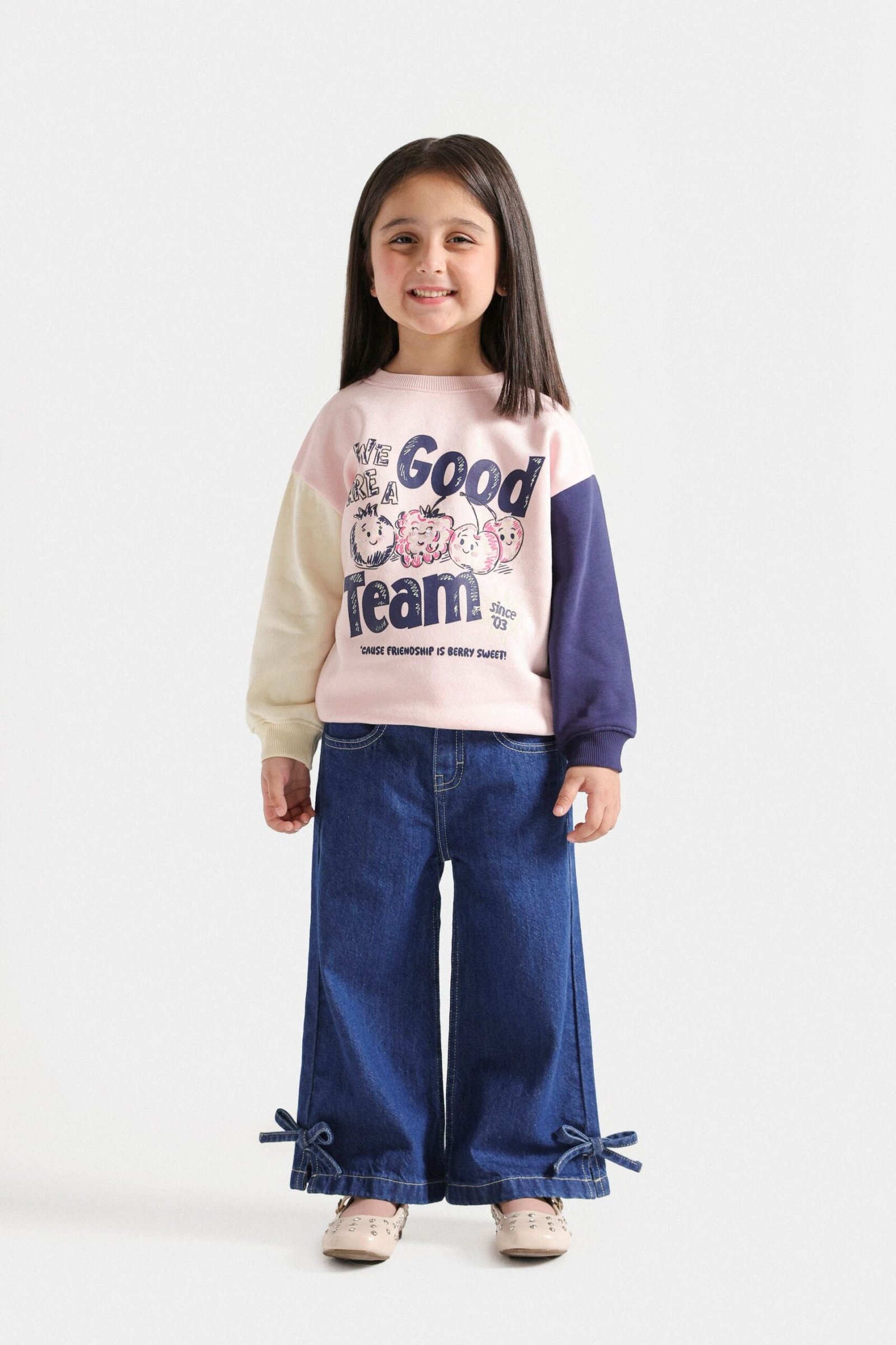 Contrast Sleeves Graphic Sweatshirt - Image 4