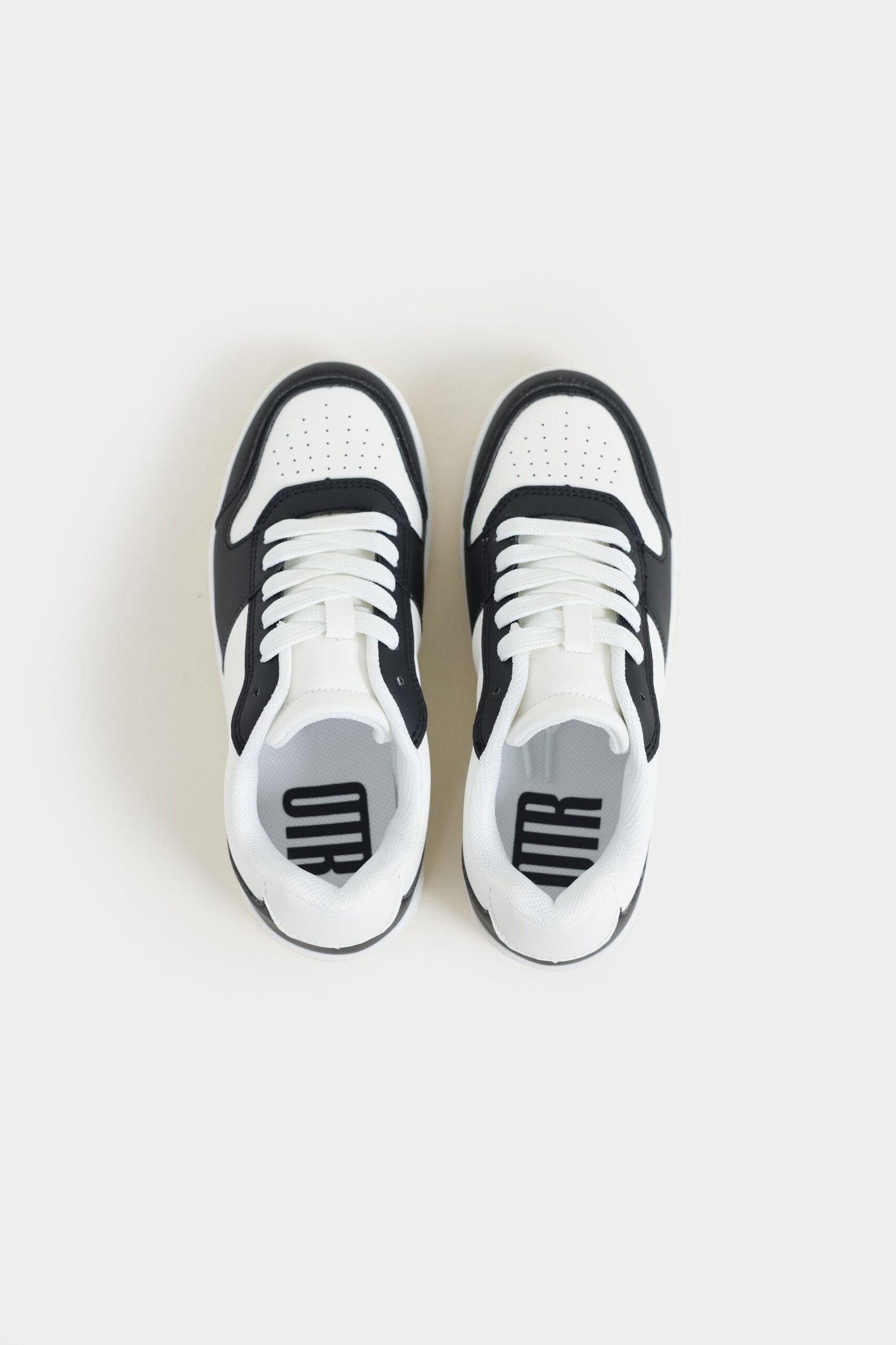 Low-Top Sneakers - Image 9