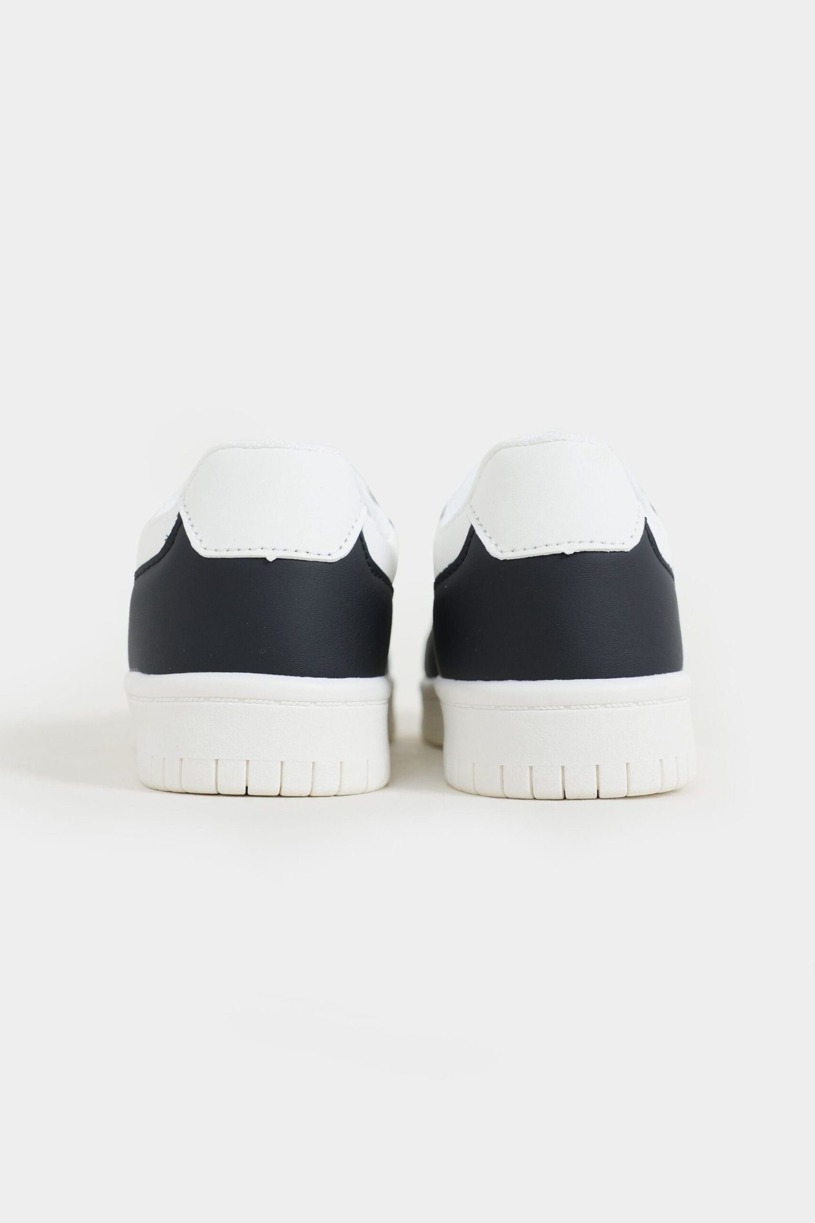 Low-Top Sneakers - Image 11