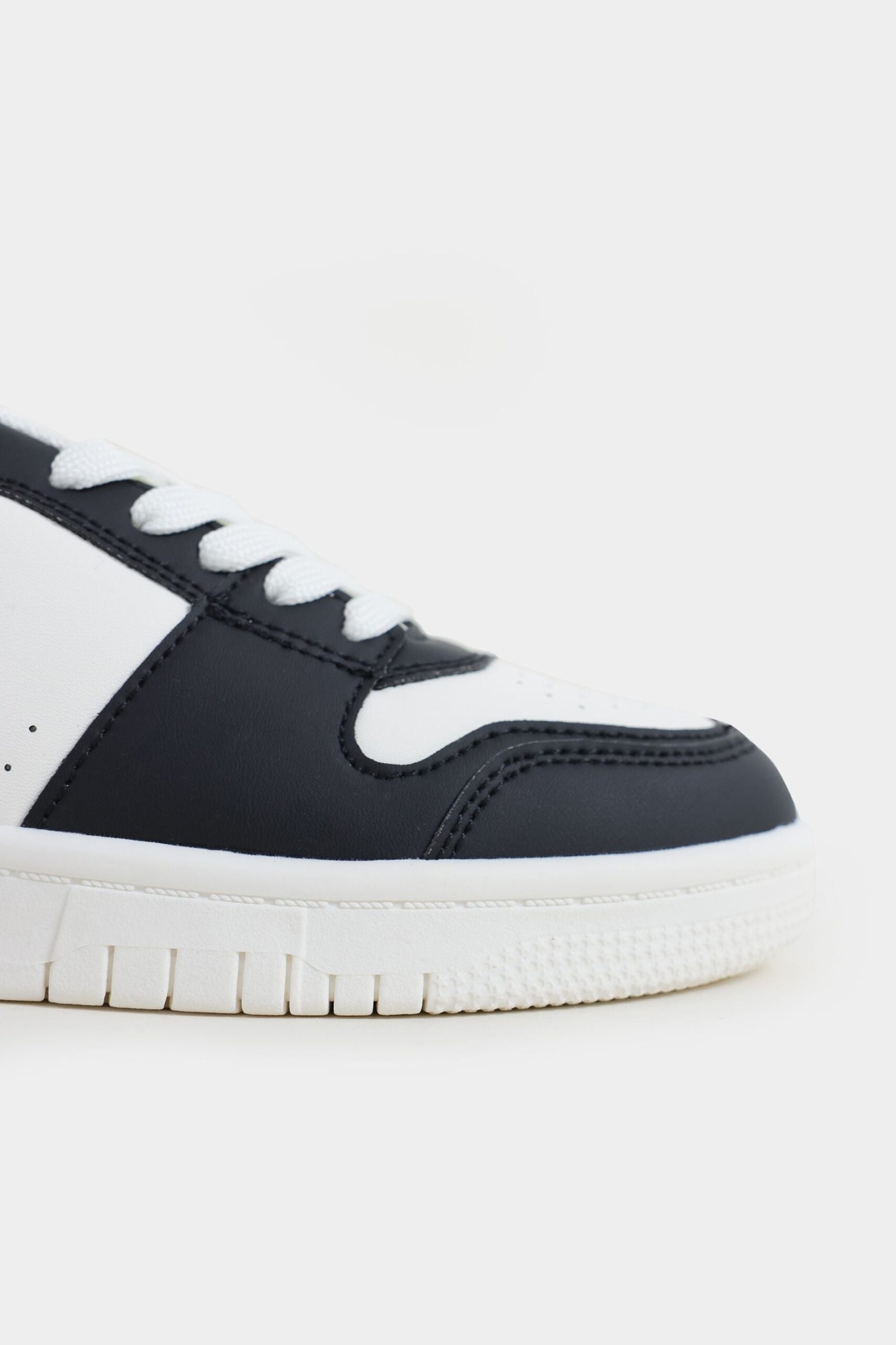 Low-Top Sneakers - Image 8