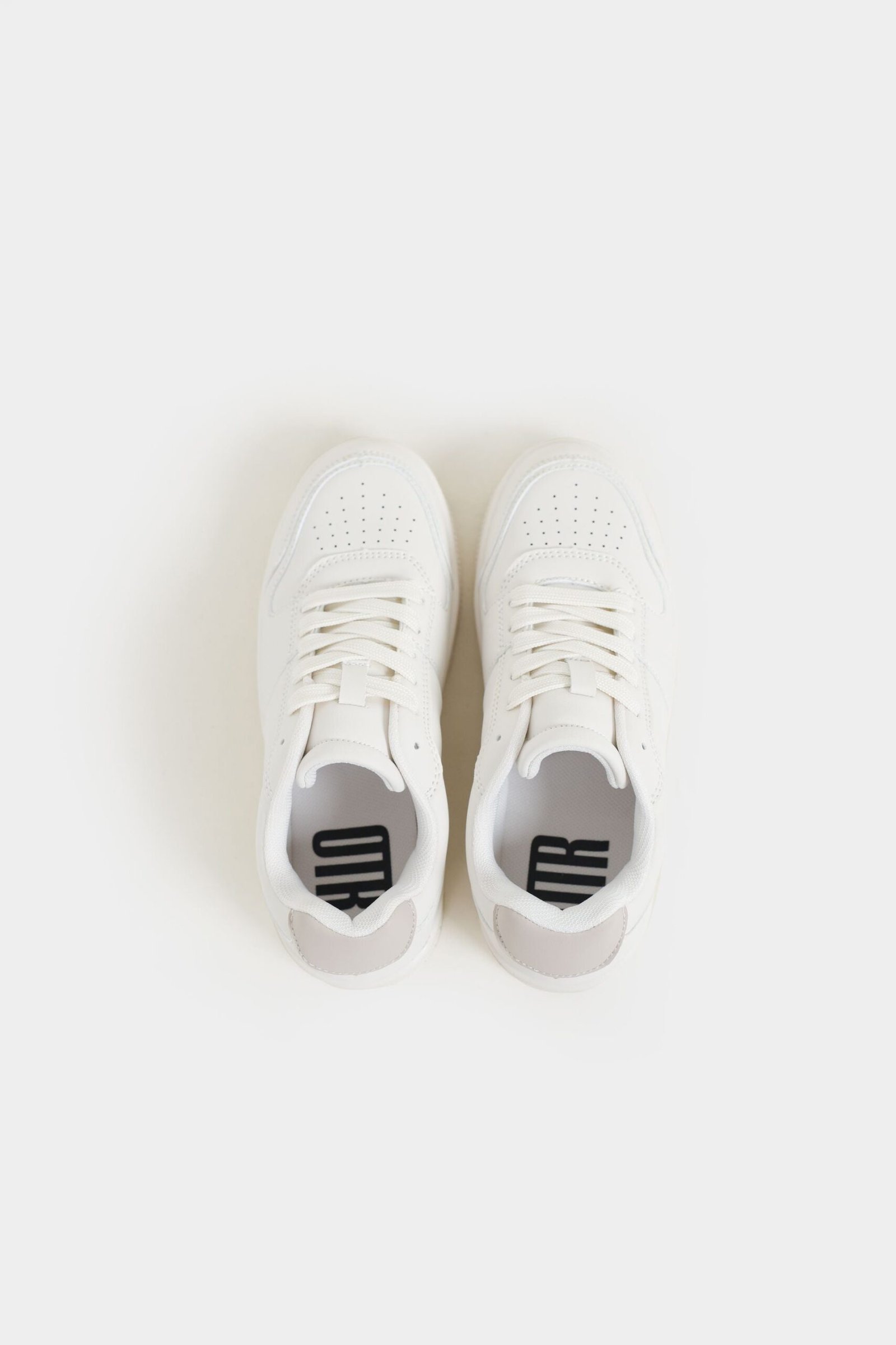 Low-Top Sneakers - Image 3