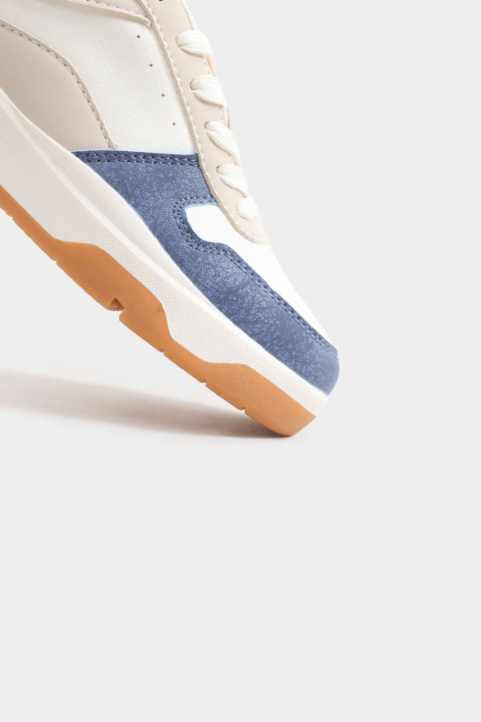 Multi-Piece Trainers - Image 9