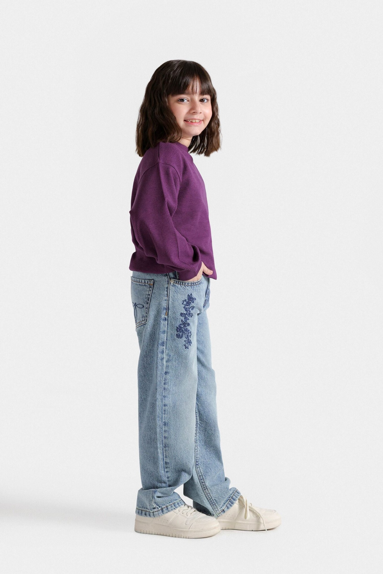 Cropped Sweatshirt With Elasticated Hem - Image 5