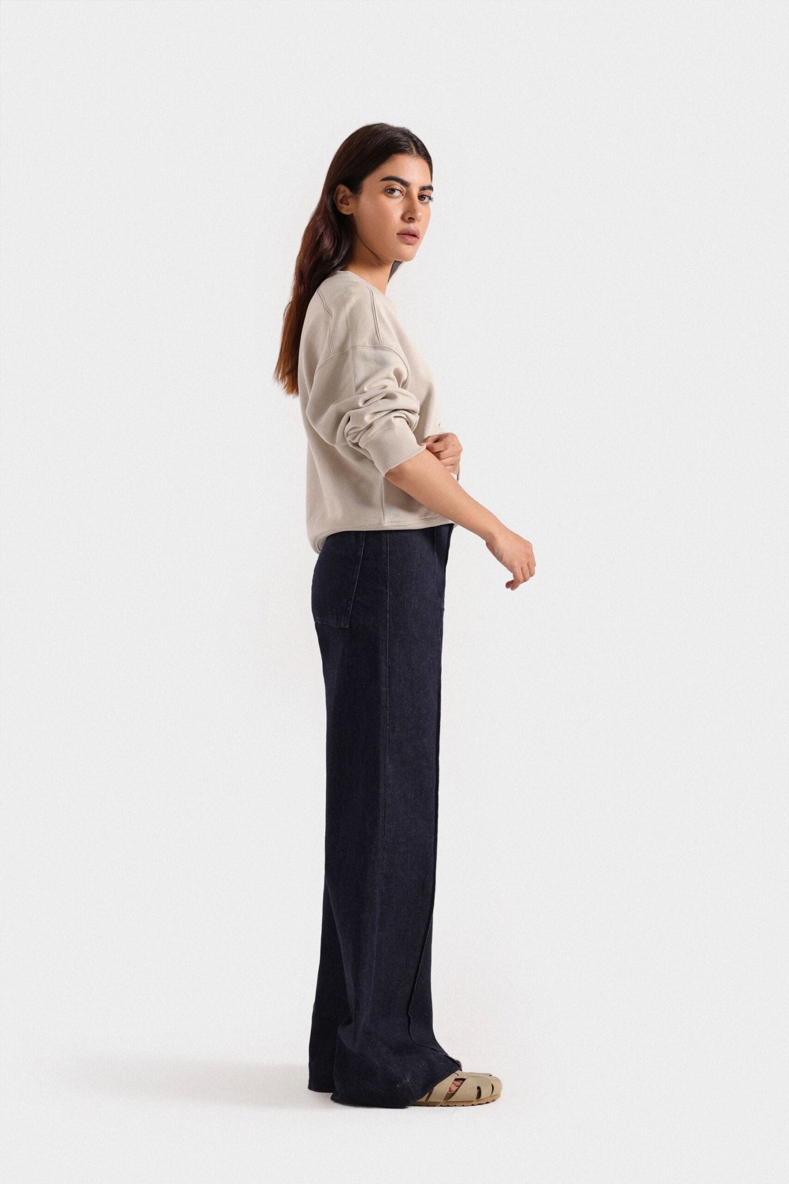 Basic Sweatshirt - Image 3