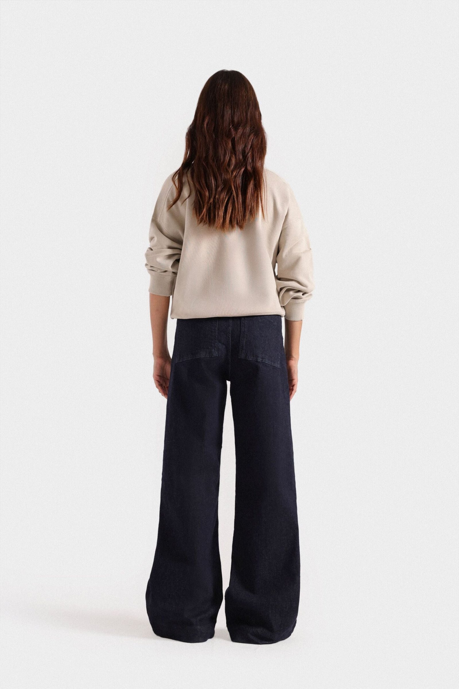 Basic Sweatshirt - Image 4