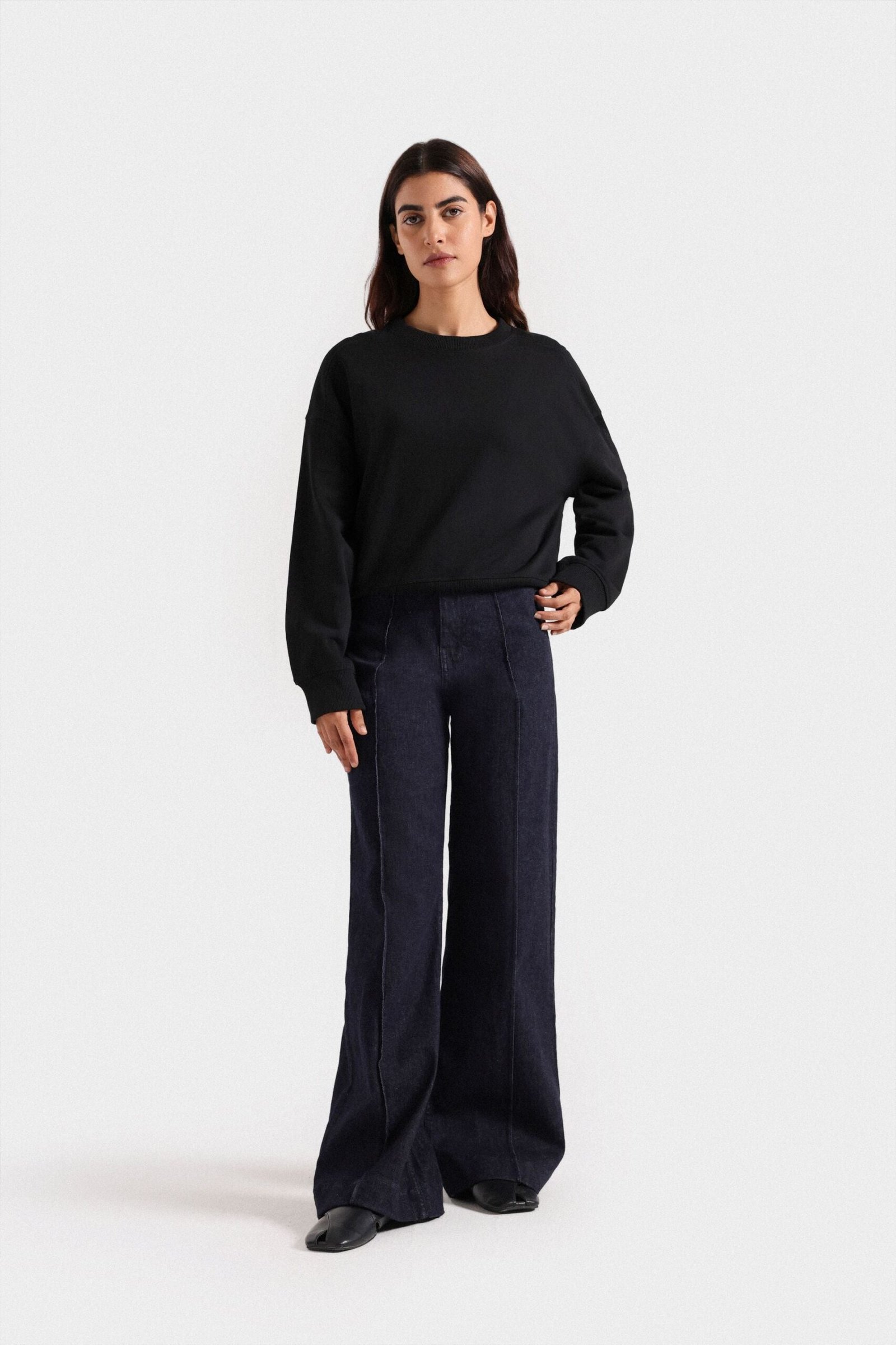 Basic Sweatshirt - Image 8