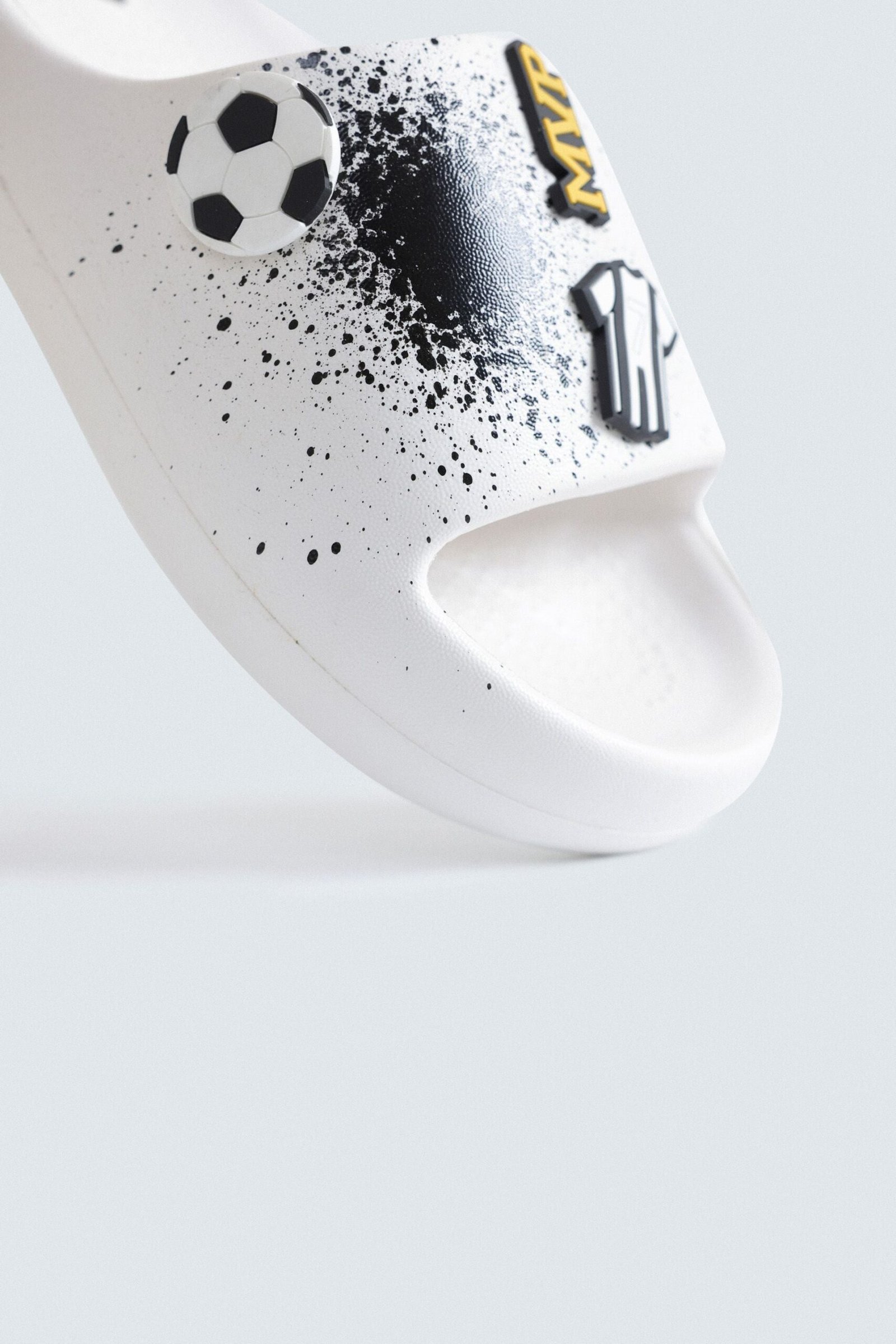 Rubber Slides With Charm Detail - Image 9