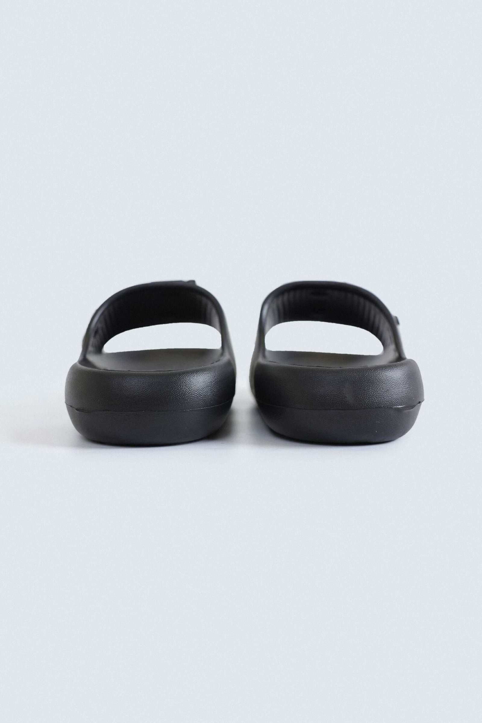 Rubber Slides With Charm Detail - Image 4