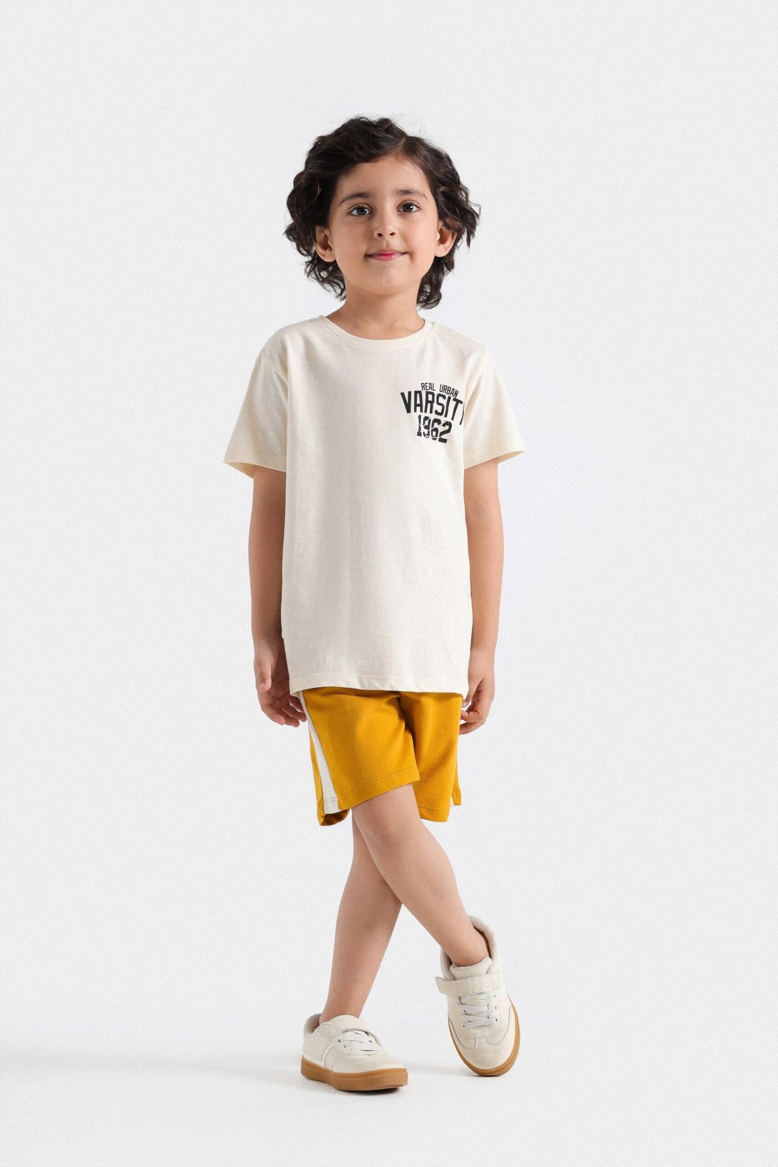 Knitted Shorts With Side Contrast Panel - Image 4
