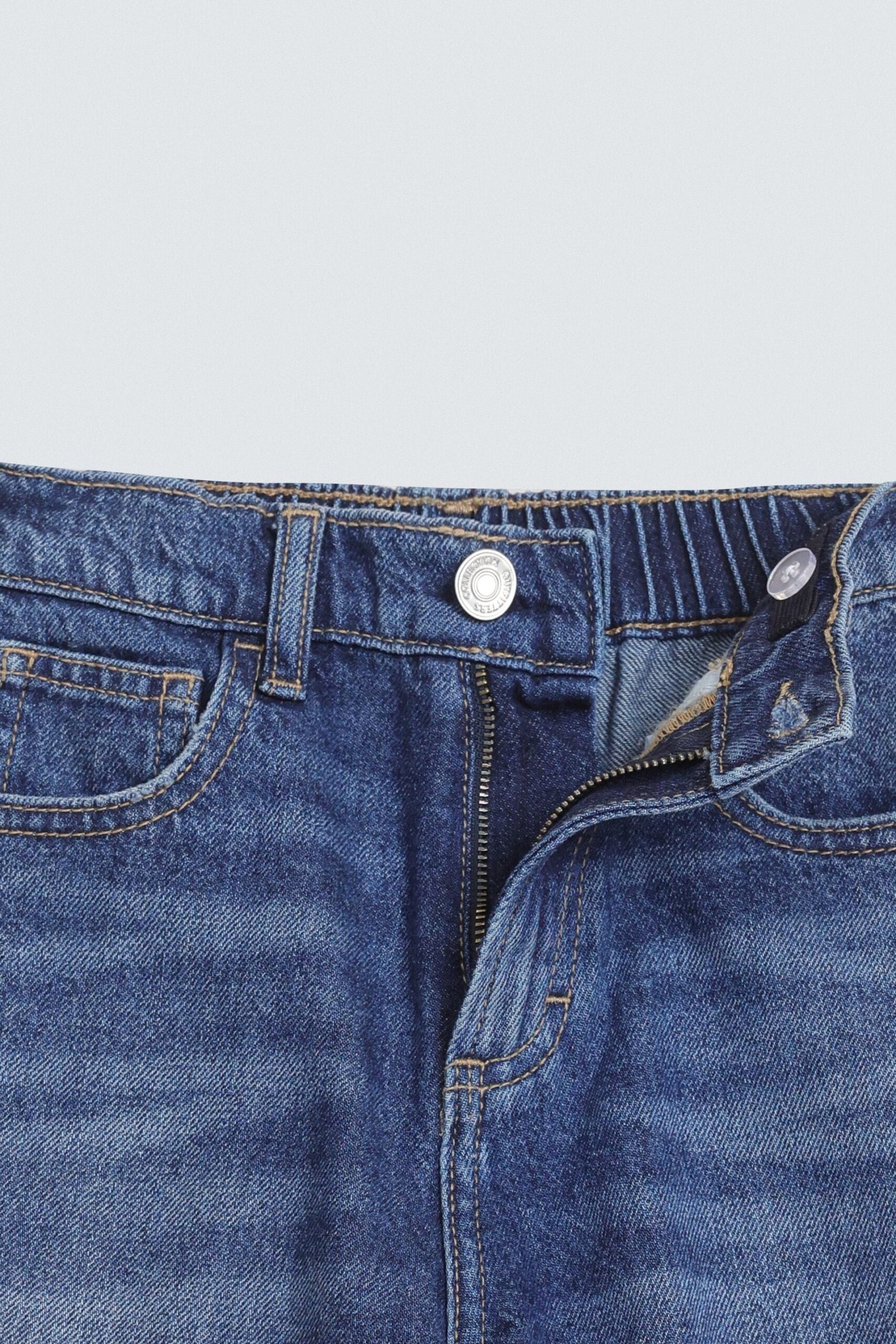 Boyfriend Fit Jeans - Image 2
