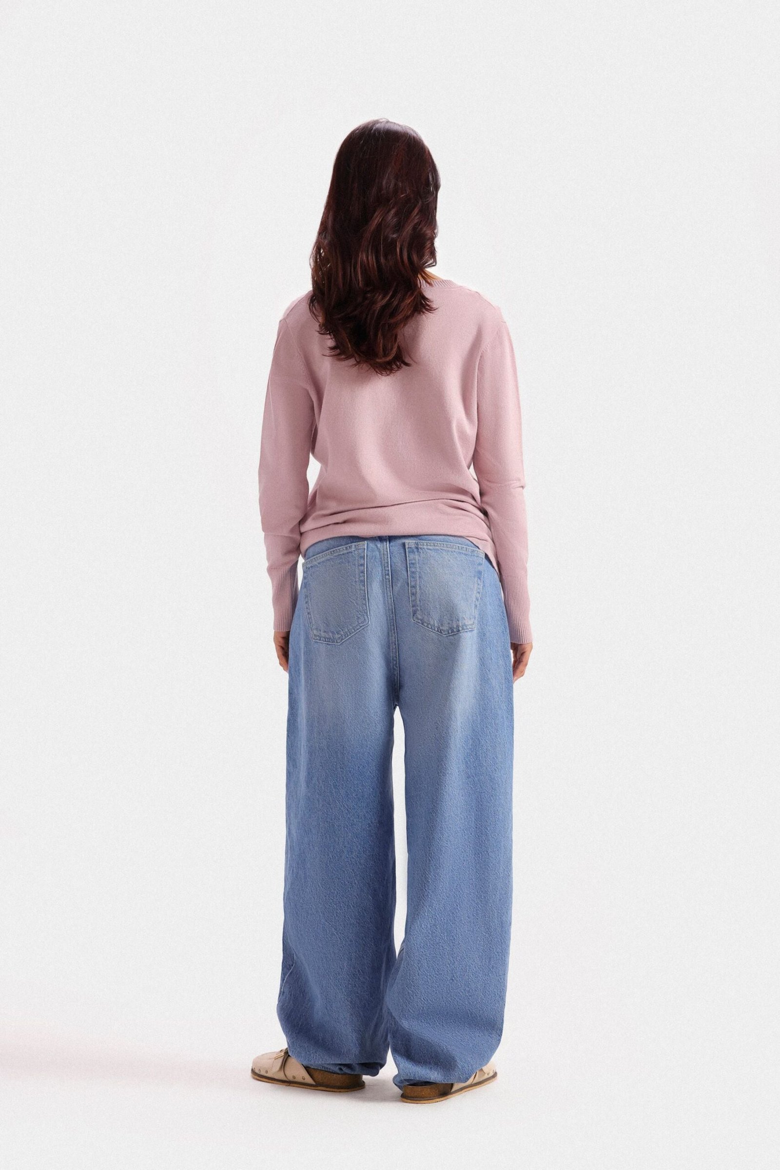 Basic V-Neck Sweater - Image 4