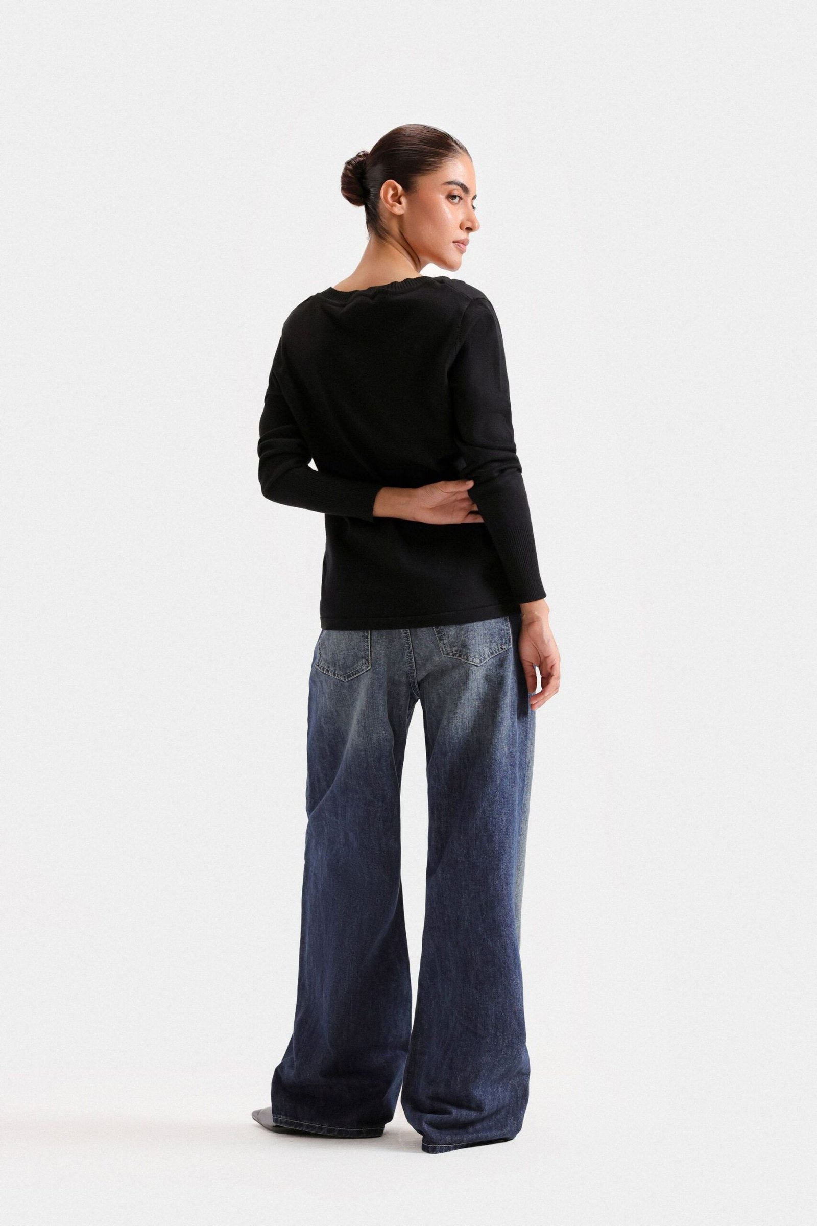 Basic V-Neck Sweater - Image 11