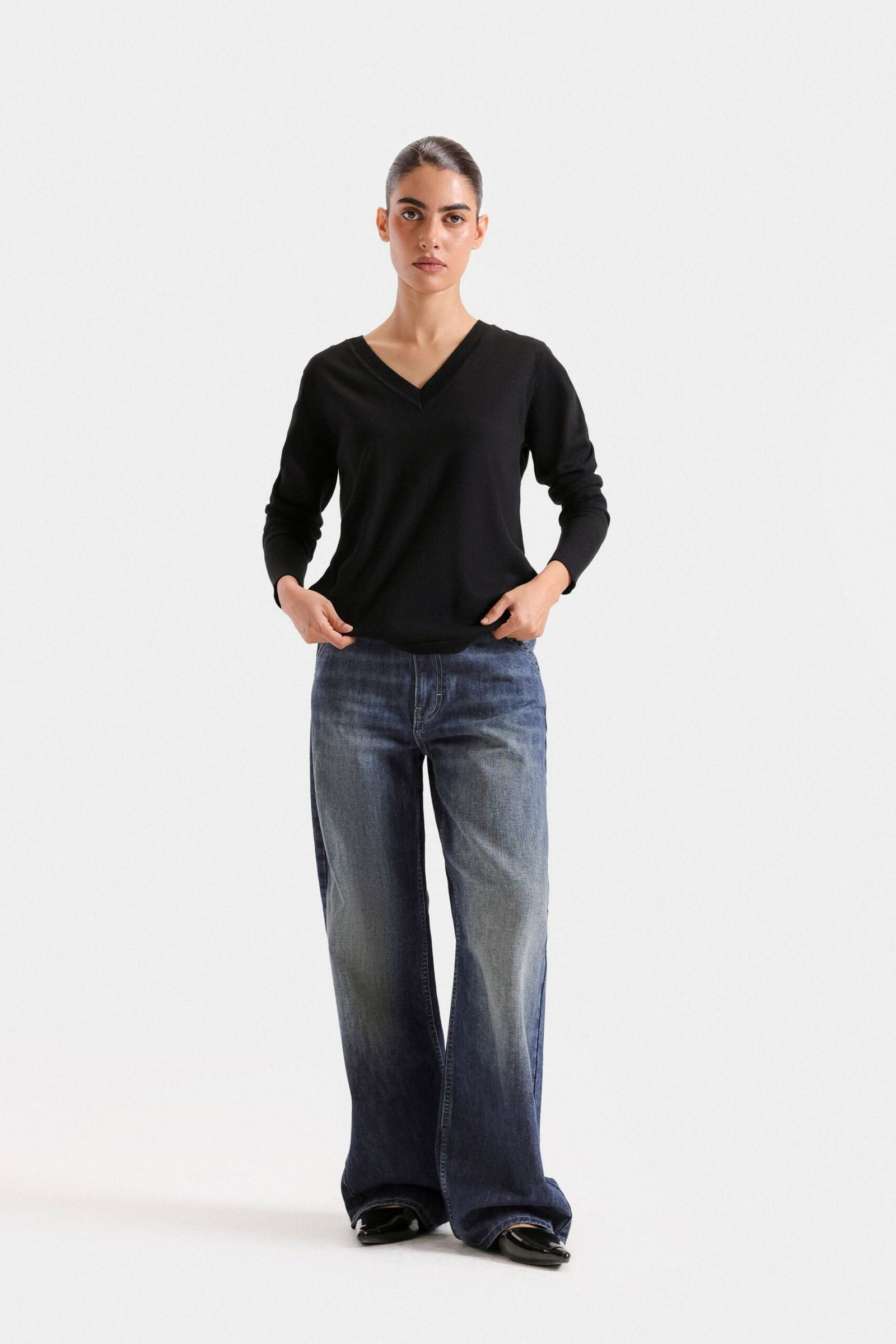 Basic V-Neck Sweater - Image 8