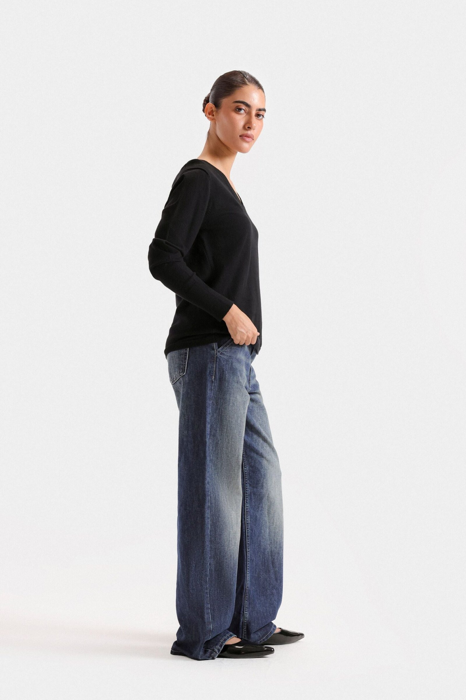 Basic V-Neck Sweater - Image 10
