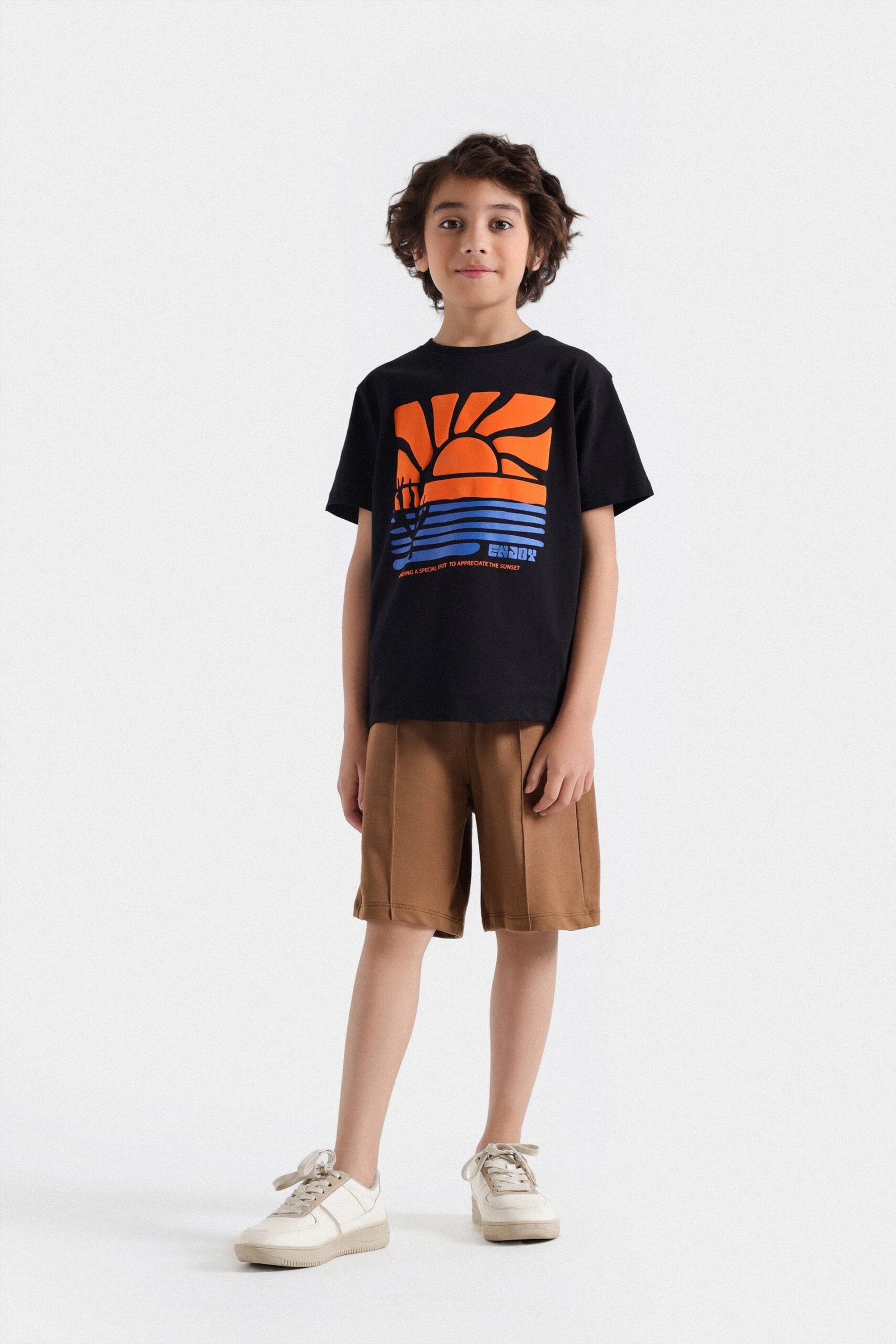 Basic Shorts With Front Pleat Detail - Image 9