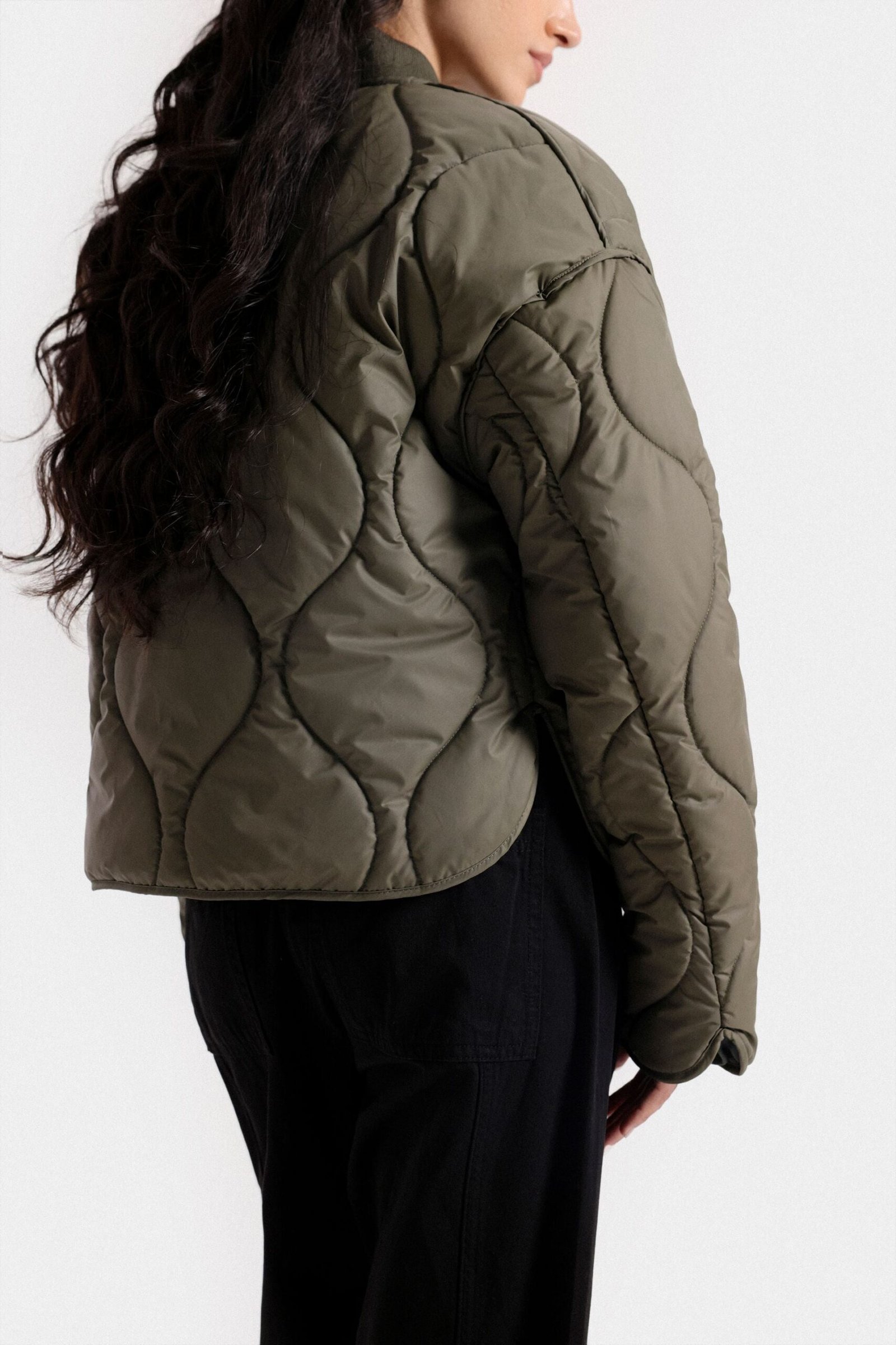 Cropped Quilted Puffer Jacket - Image 4
