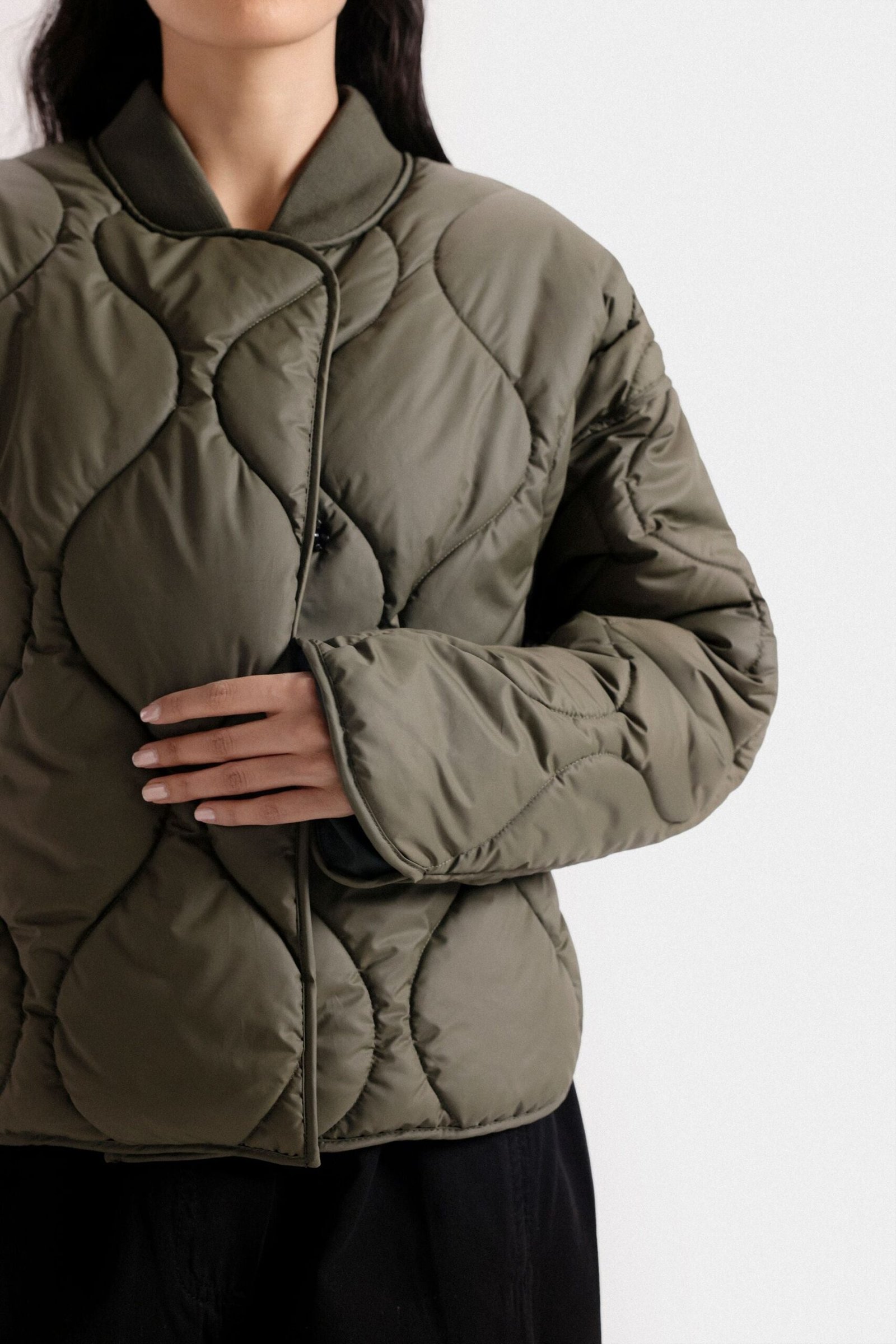 Cropped Quilted Puffer Jacket - Image 2