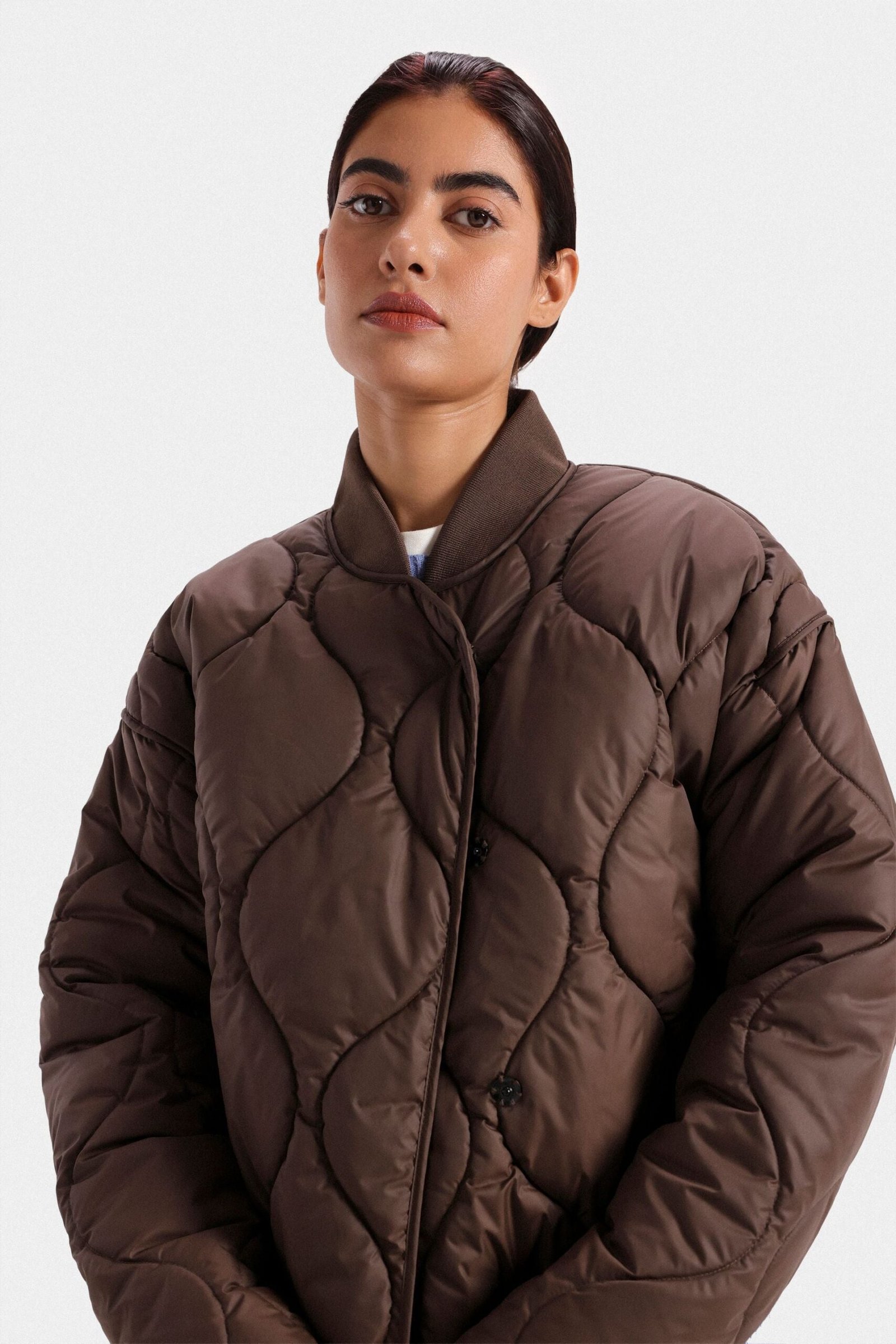 Cropped Quilted Puffer Jacket - Image 10