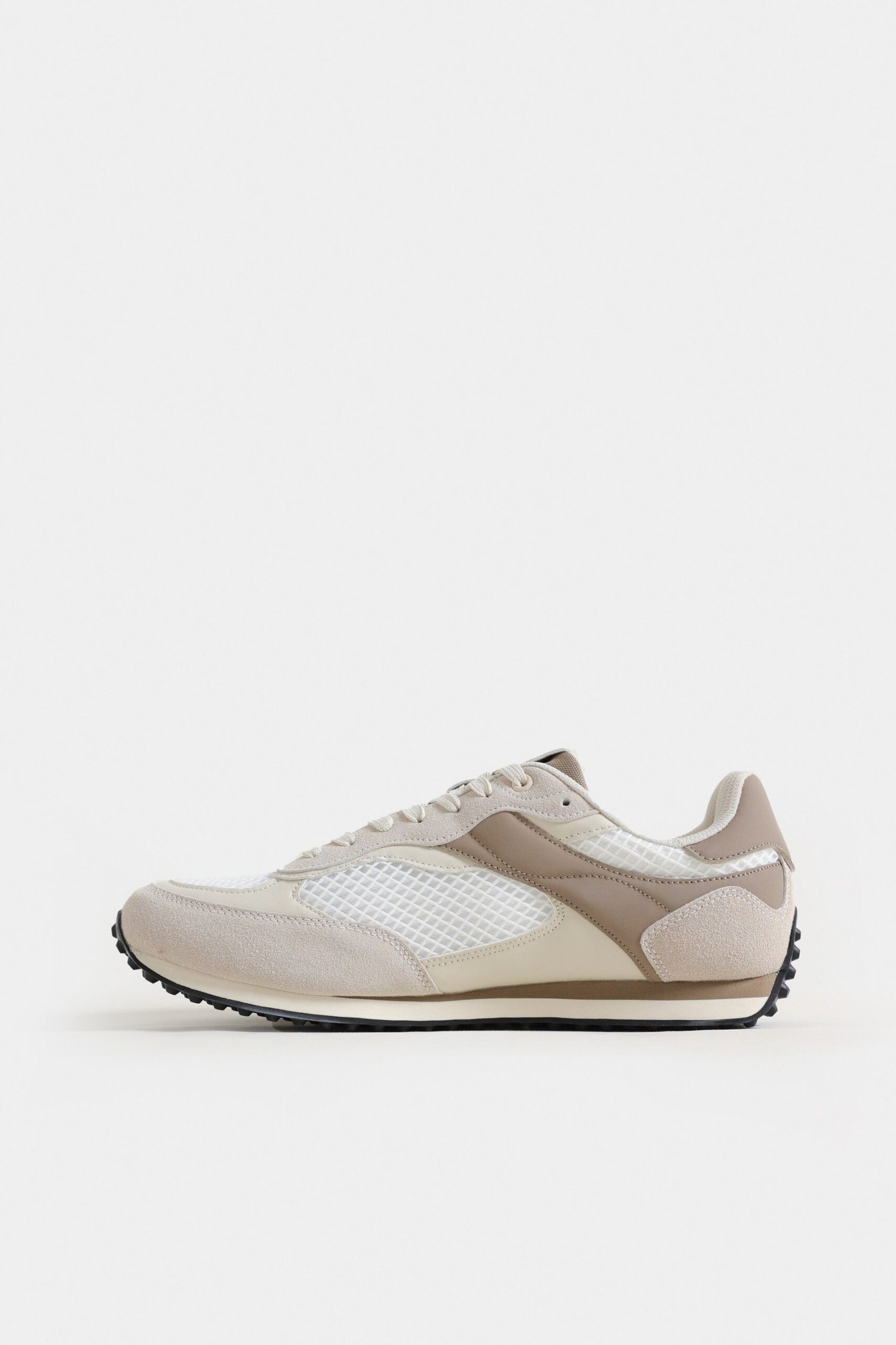 Contrast Mesh Sneakers - Image 4