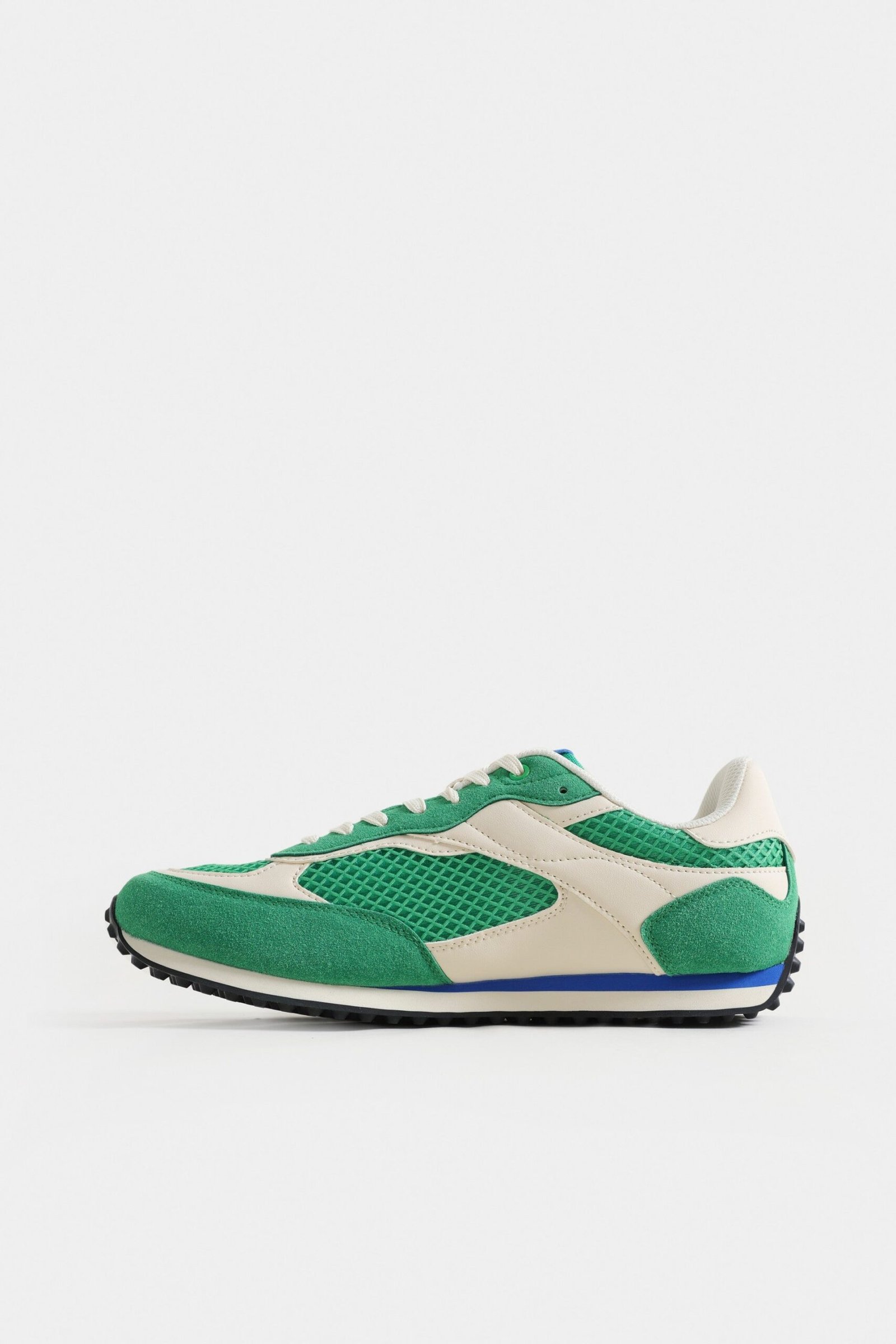 Contrast Mesh Sneakers - Image 10