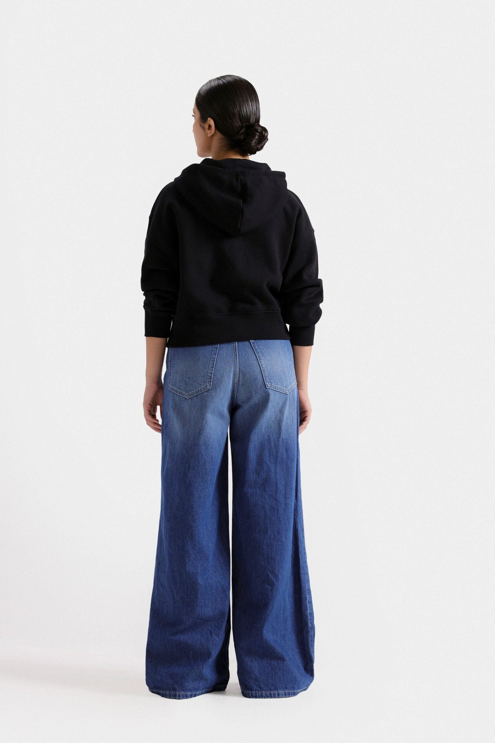 Super Cropped Hoodie - Image 4