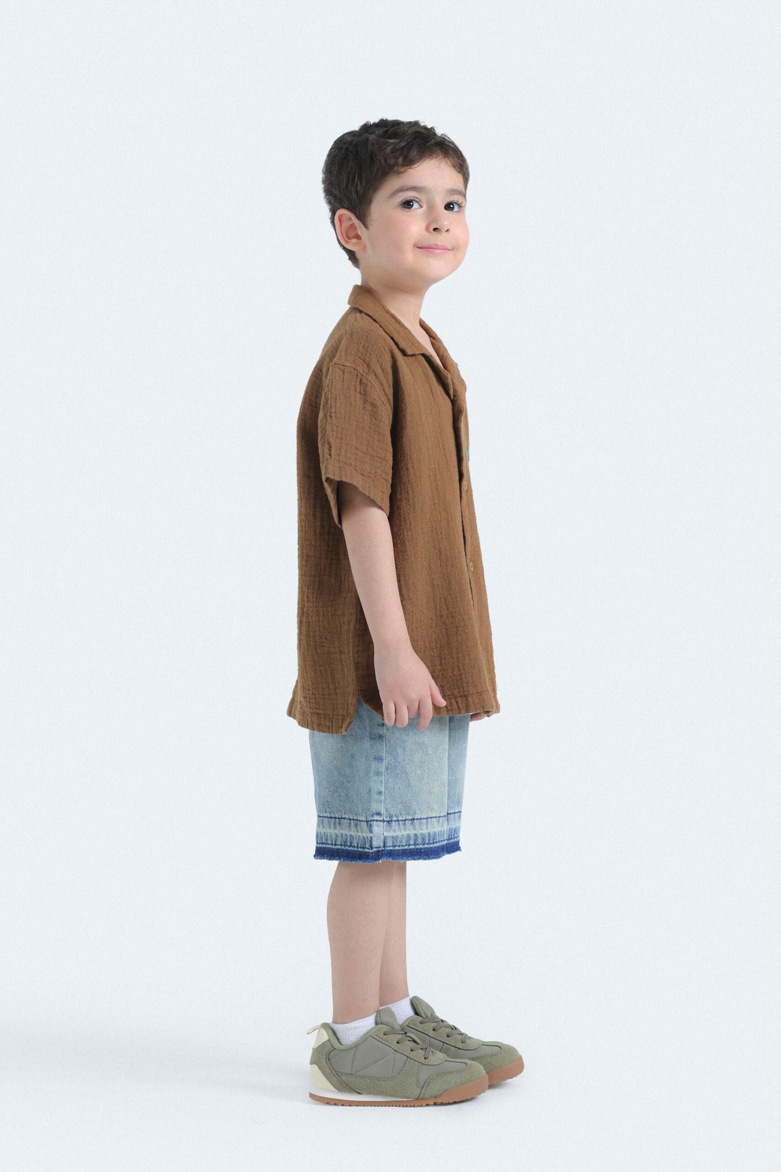 Denim Shorts With Frayed Hem - Image 6