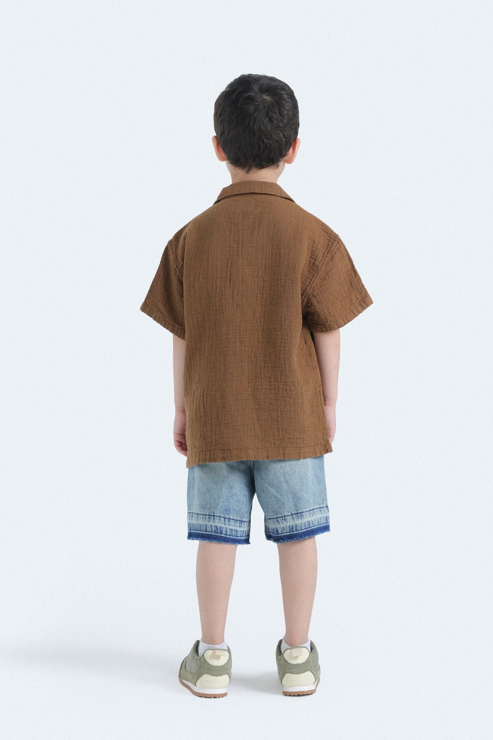 Denim Shorts With Frayed Hem - Image 7