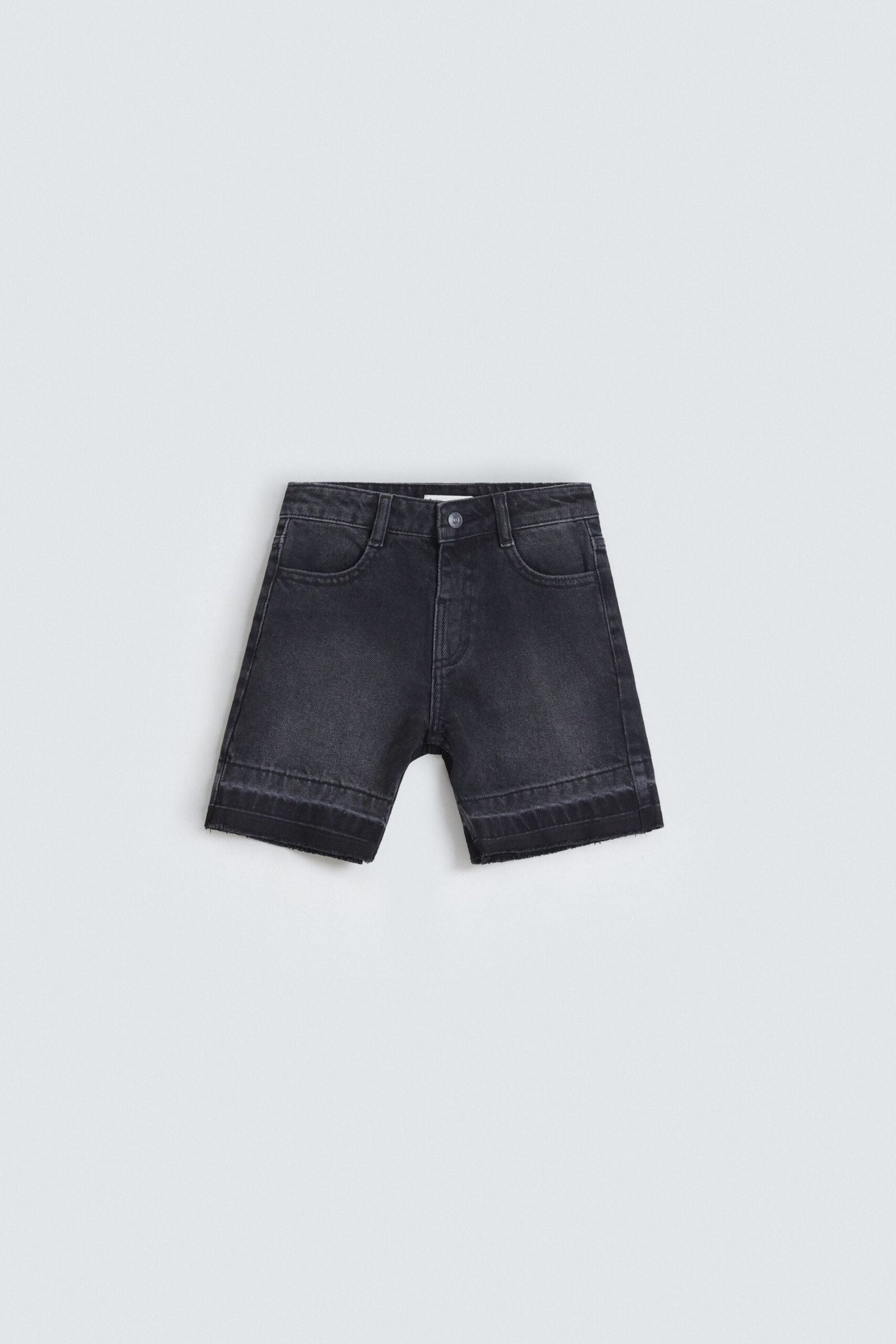 Denim Shorts With Frayed Hem