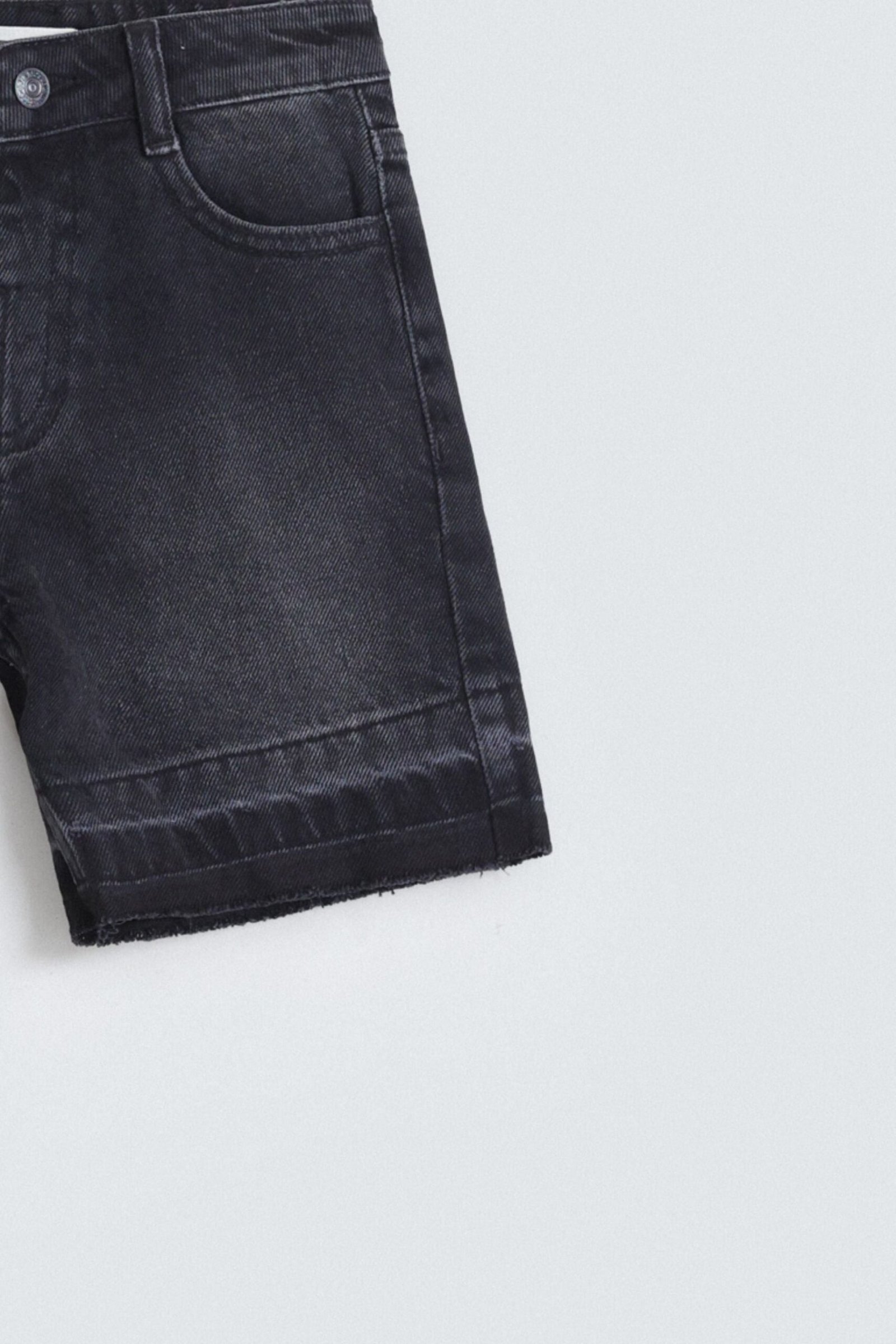 Denim Shorts With Frayed Hem - Image 3
