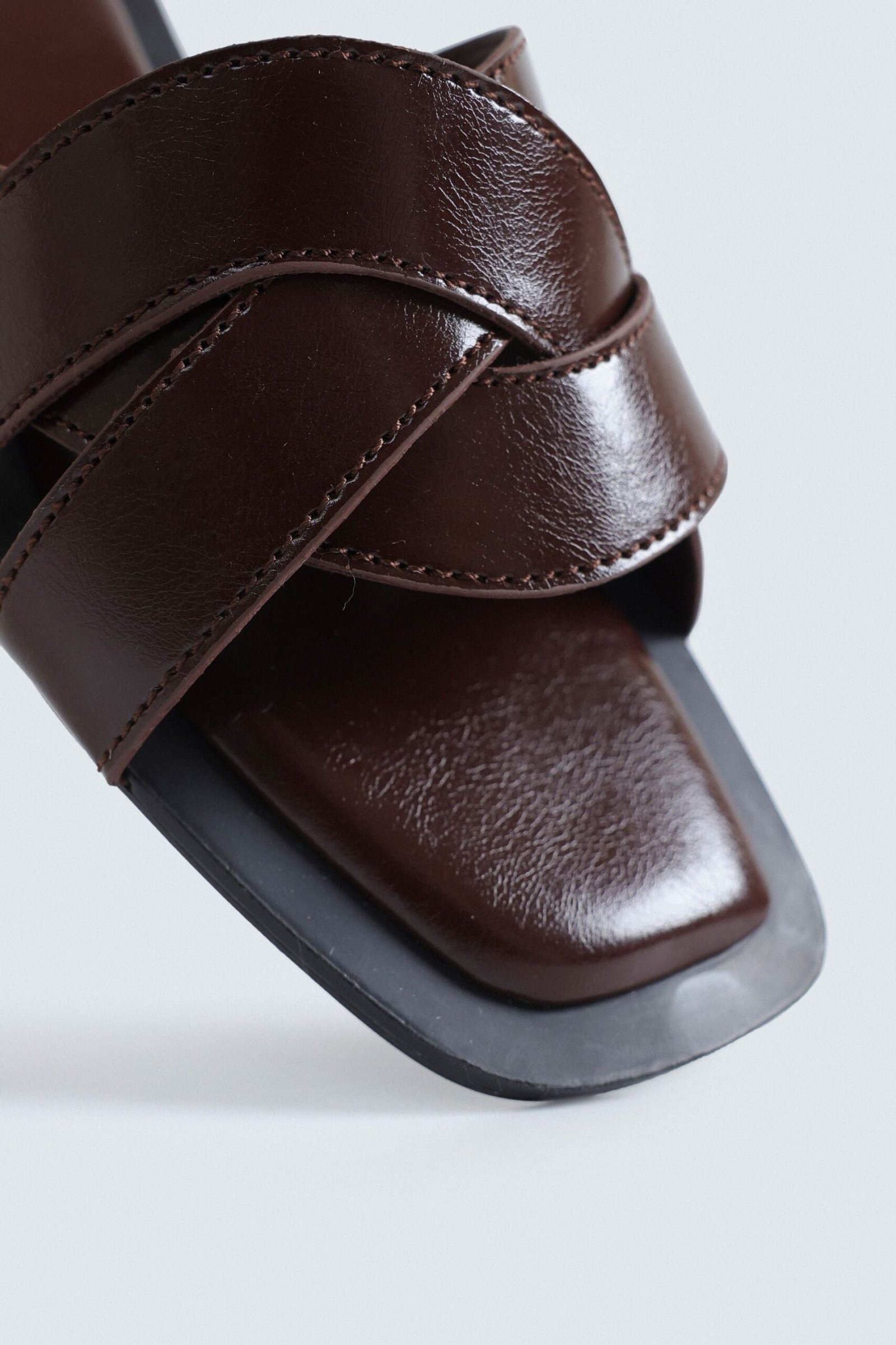 Criss-Cross Flats - Image 3