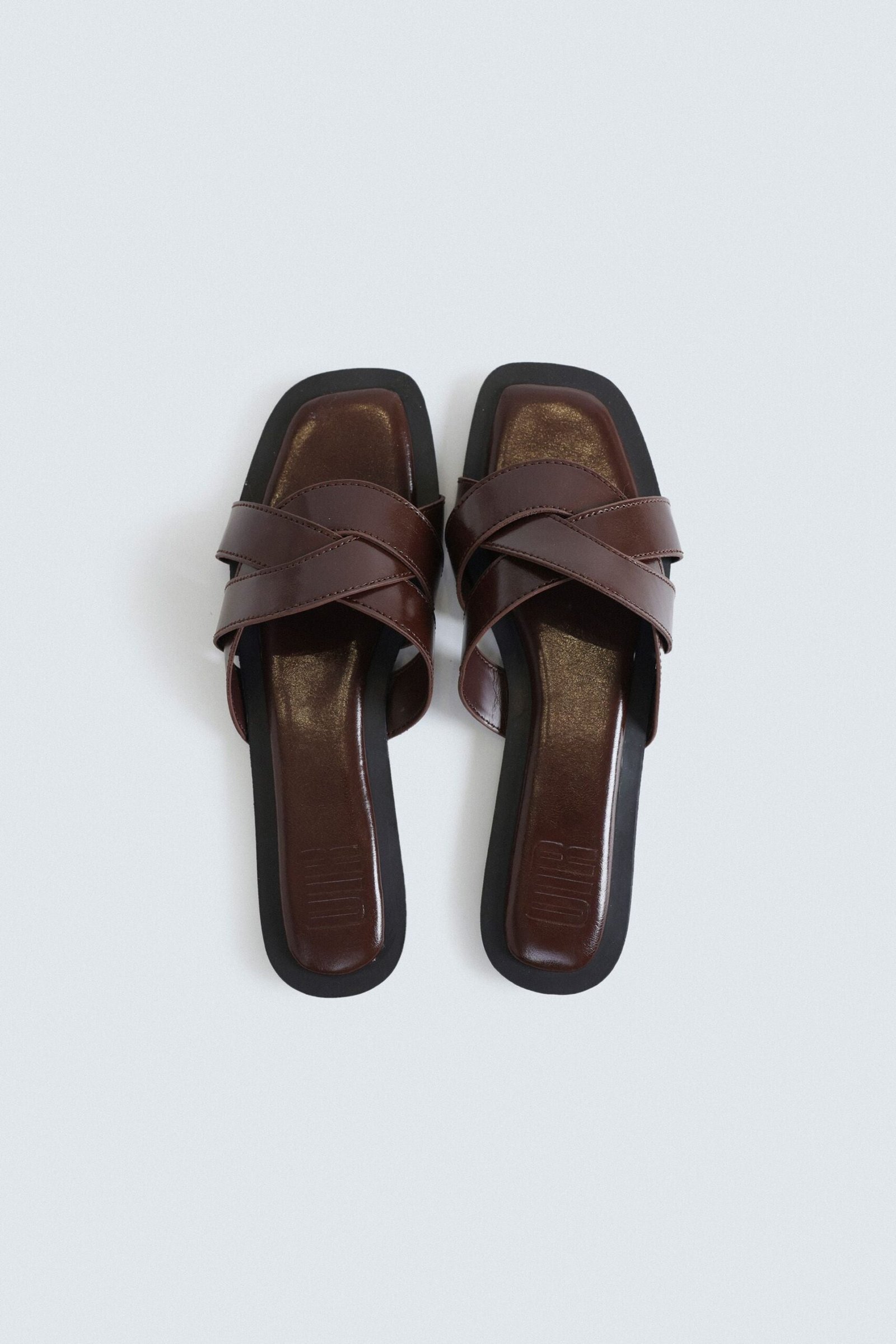 Criss-Cross Flats - Image 2