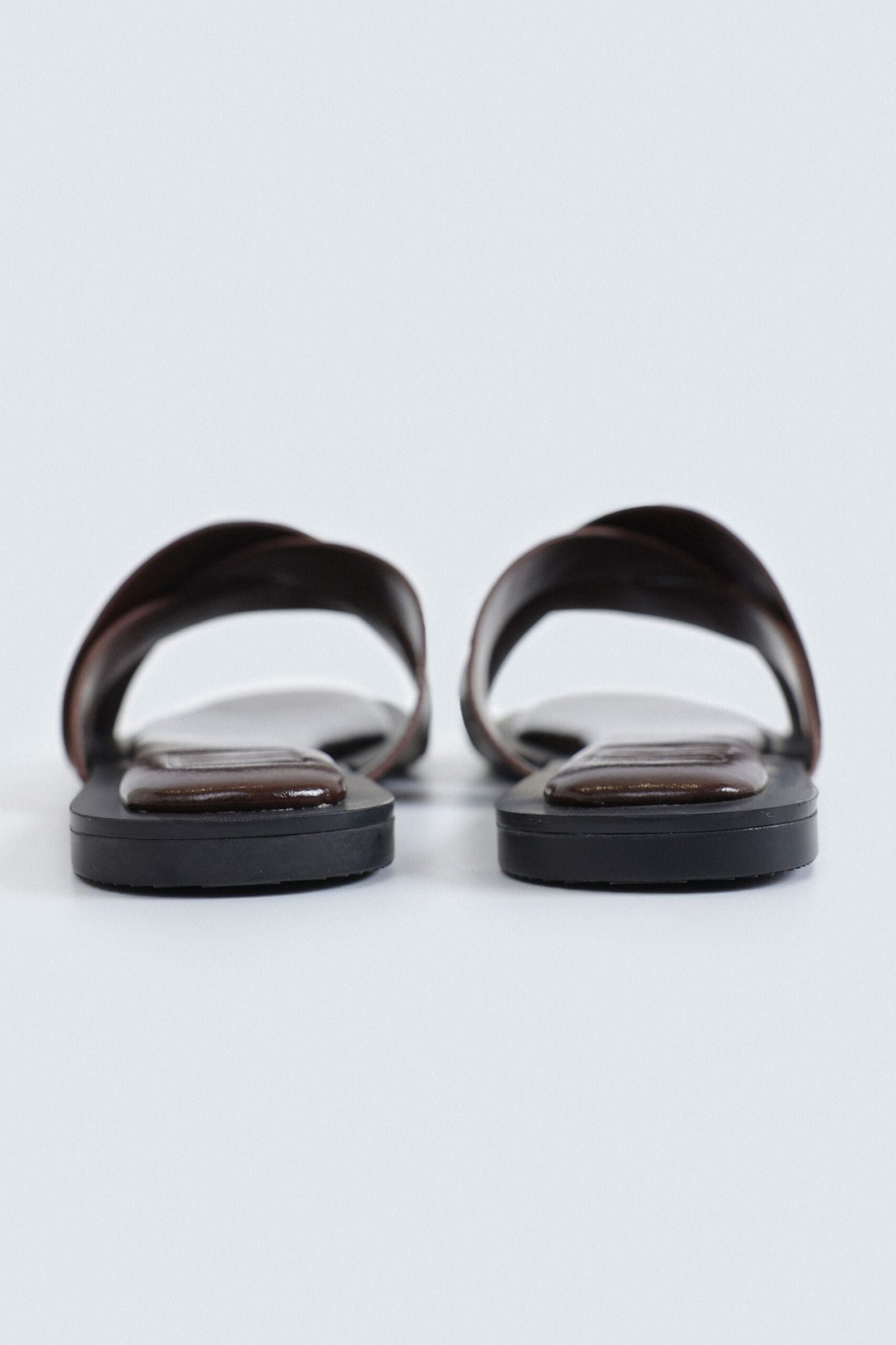 Criss-Cross Flats - Image 4